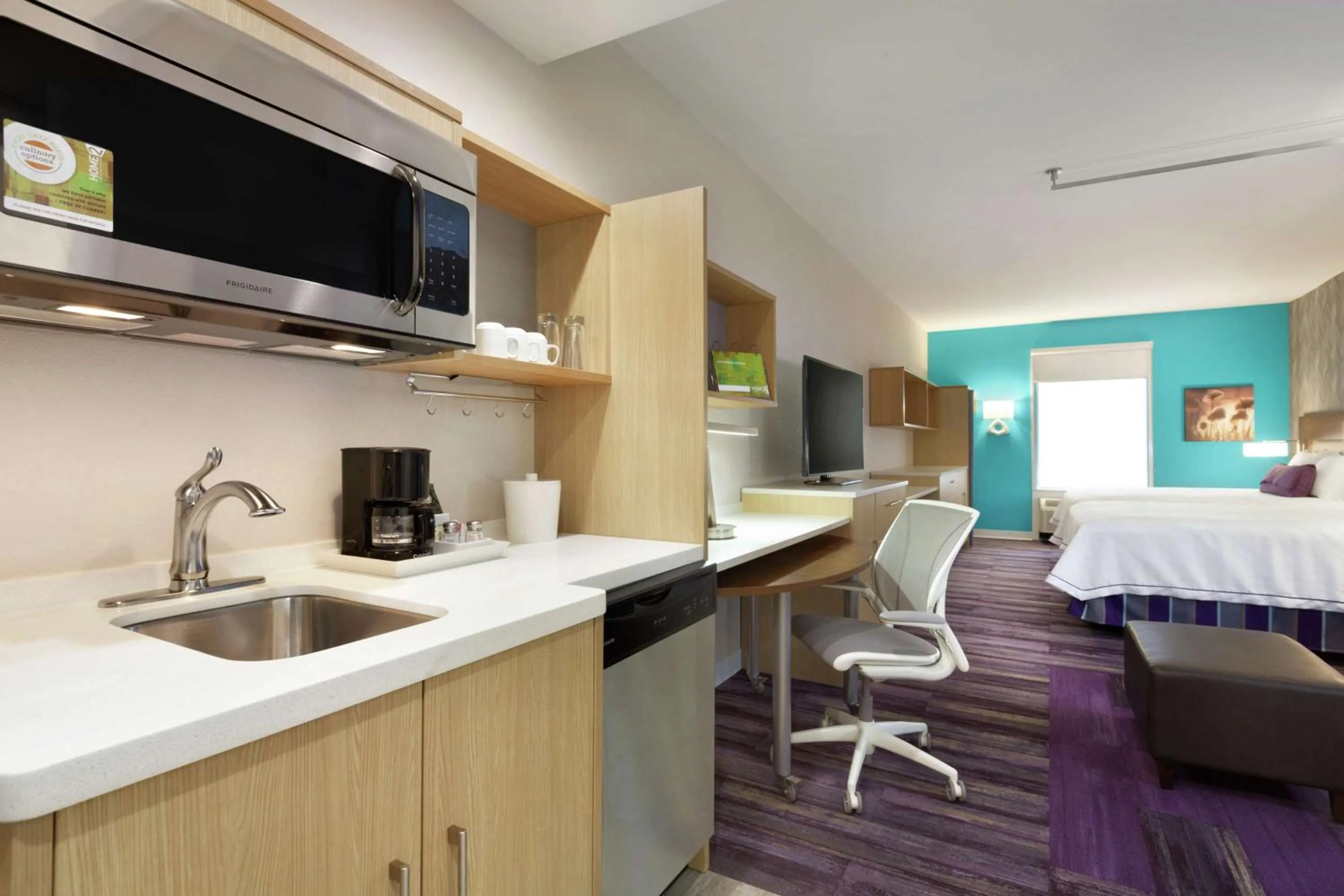 Bedroom, Bed in Home2 Suites by Hilton West Monroe