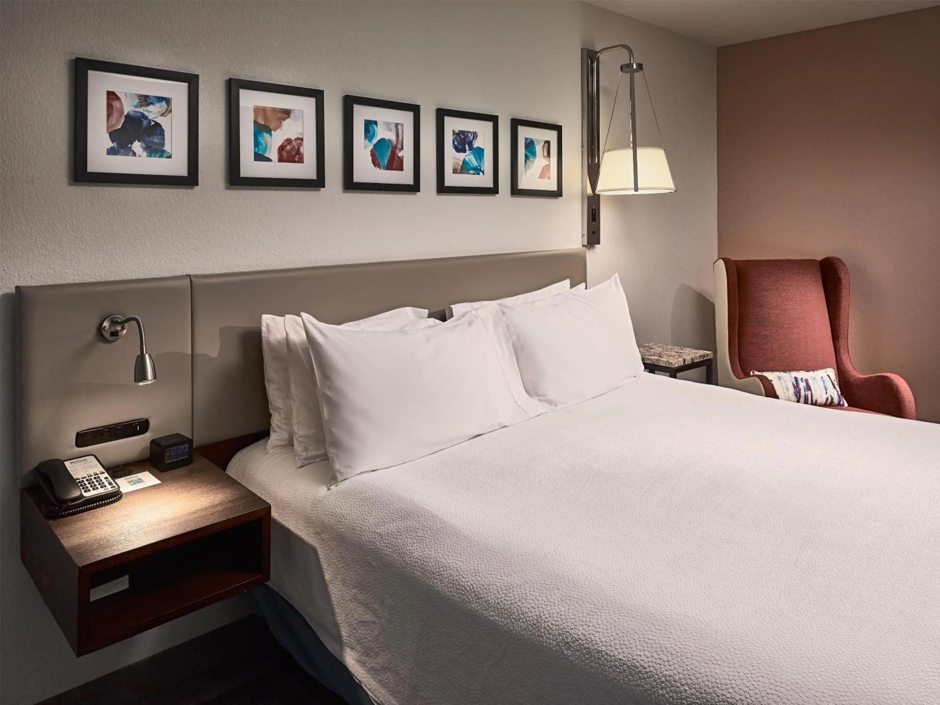 Bed in Hilton Garden Inn Pigeon Forge