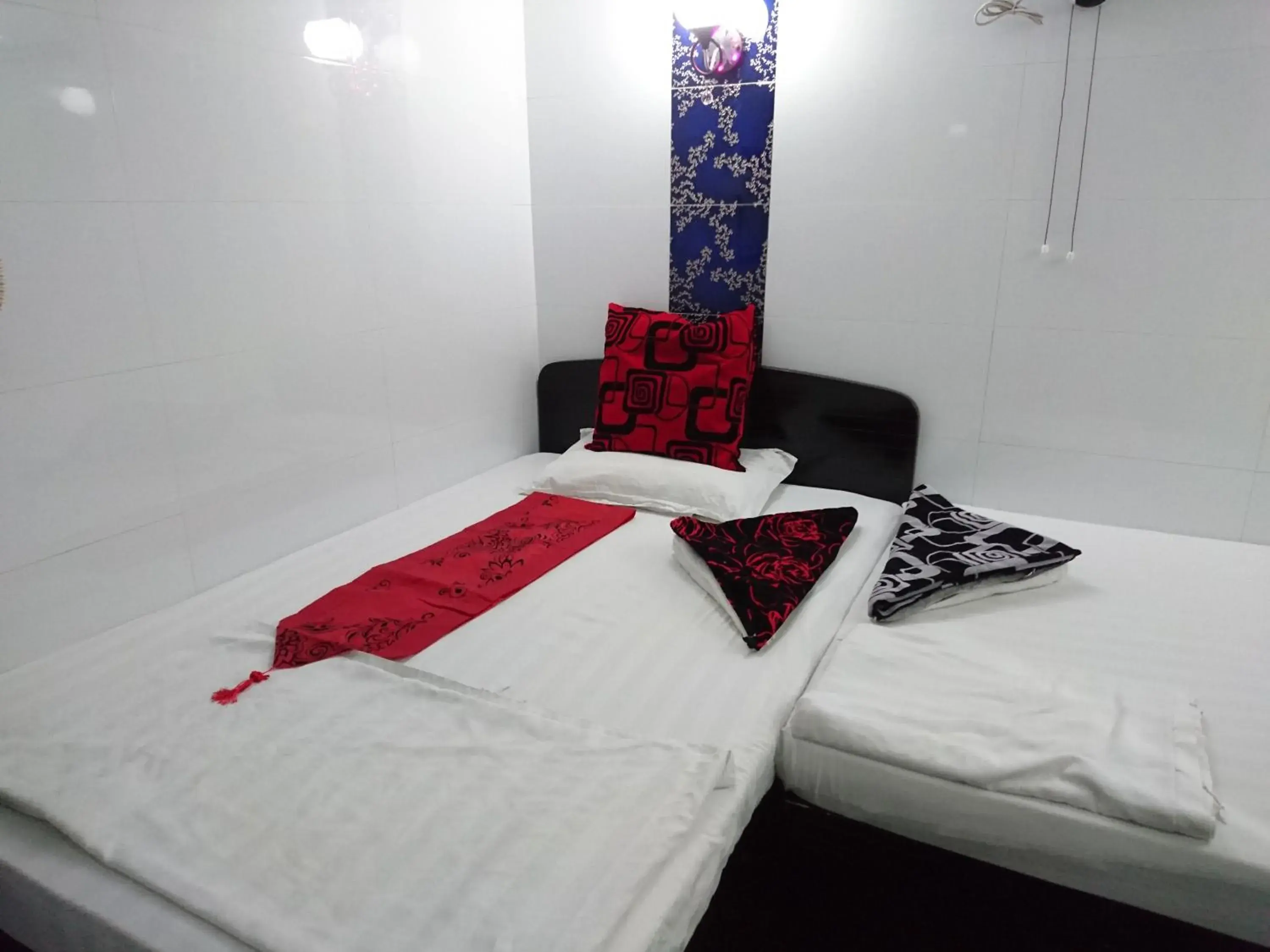 Photo of the whole room, Bed in Castle Inn Photo of the whole room, Bed in Castle Inn