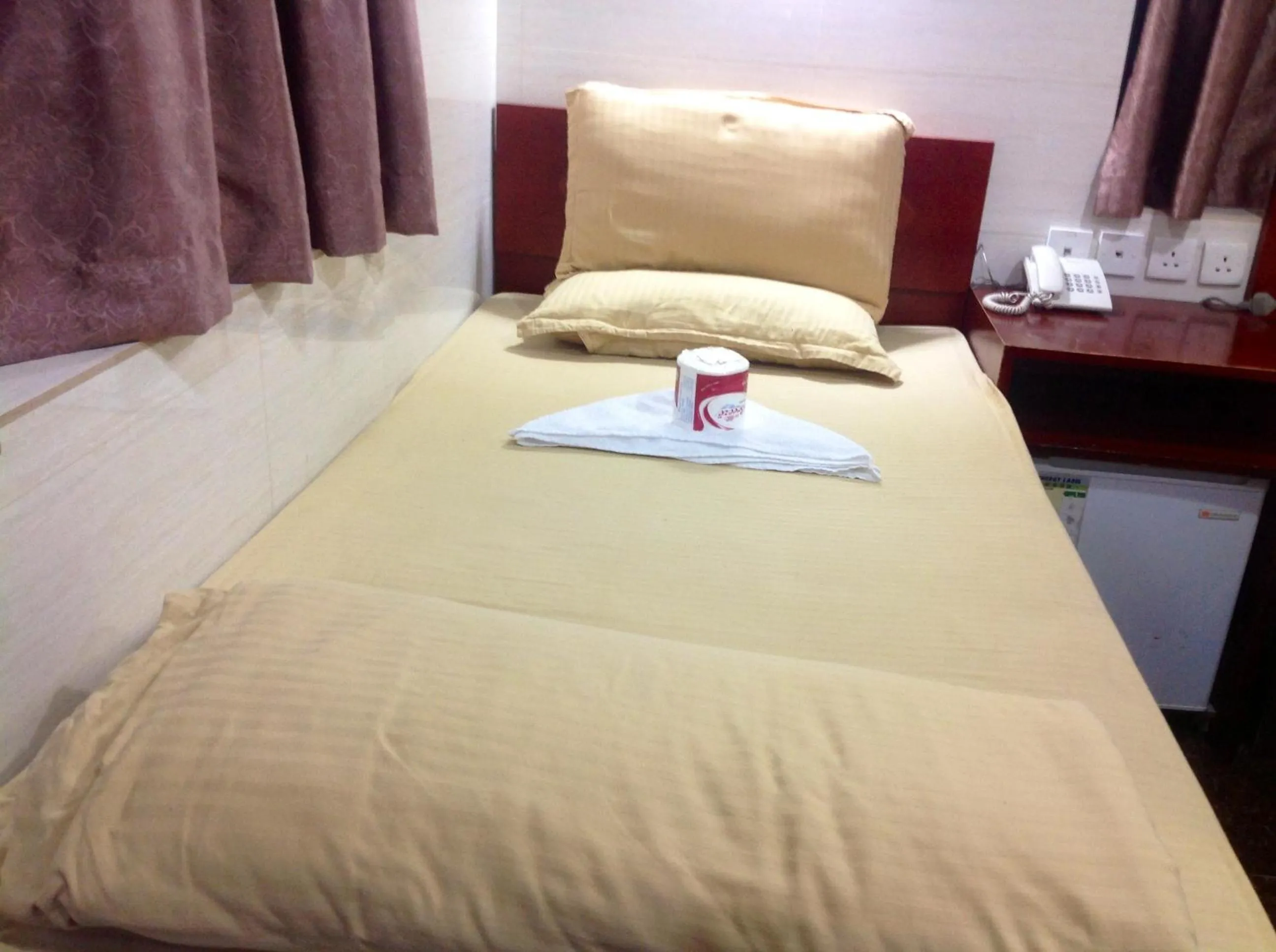 Bed in New Yan Yan Guest House reception 9th floor Flat E4 E6