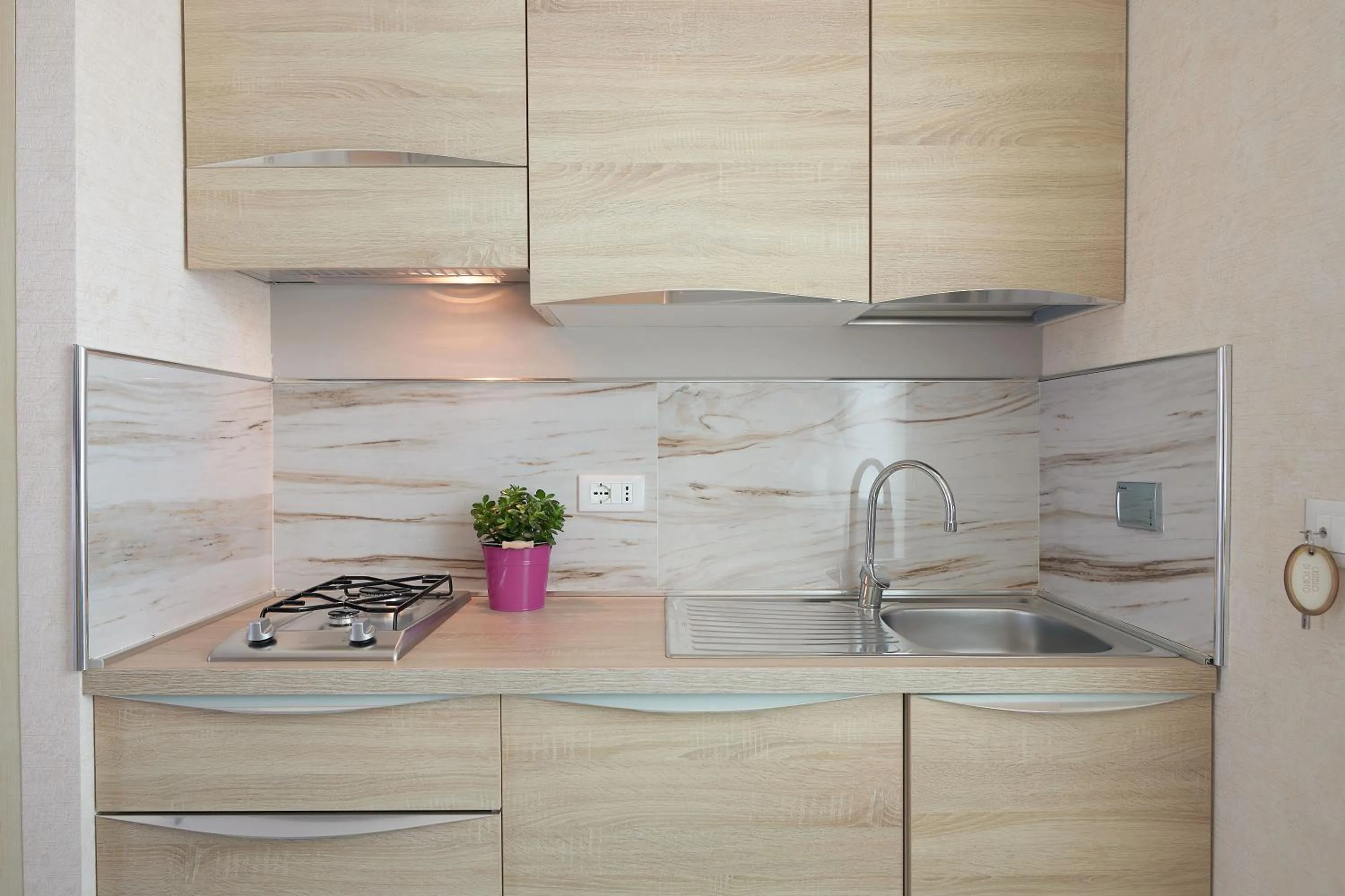 Kitchen or kitchenette in Rome Airport Inn