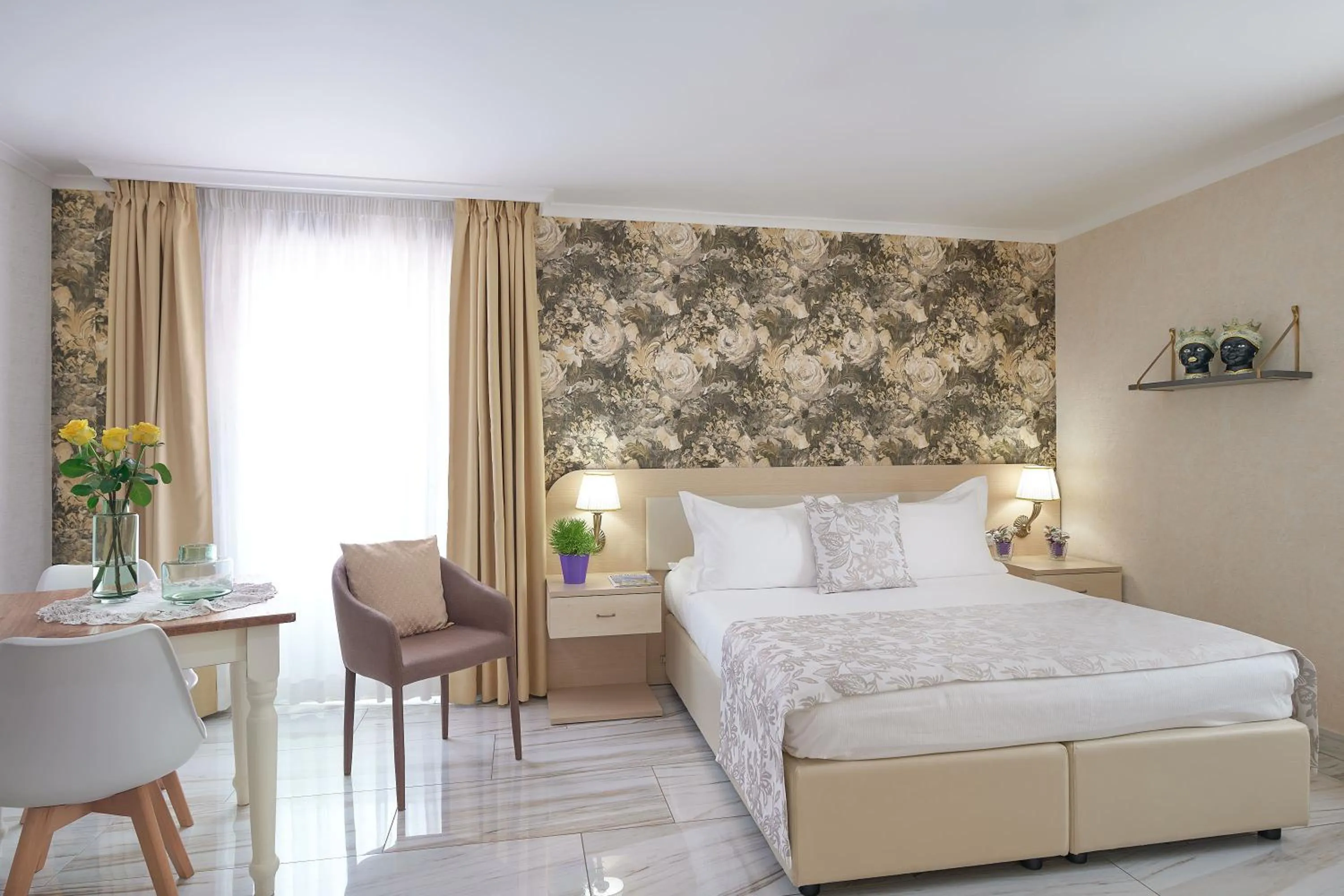 Decorative detail, Bed in Rome Airport Inn