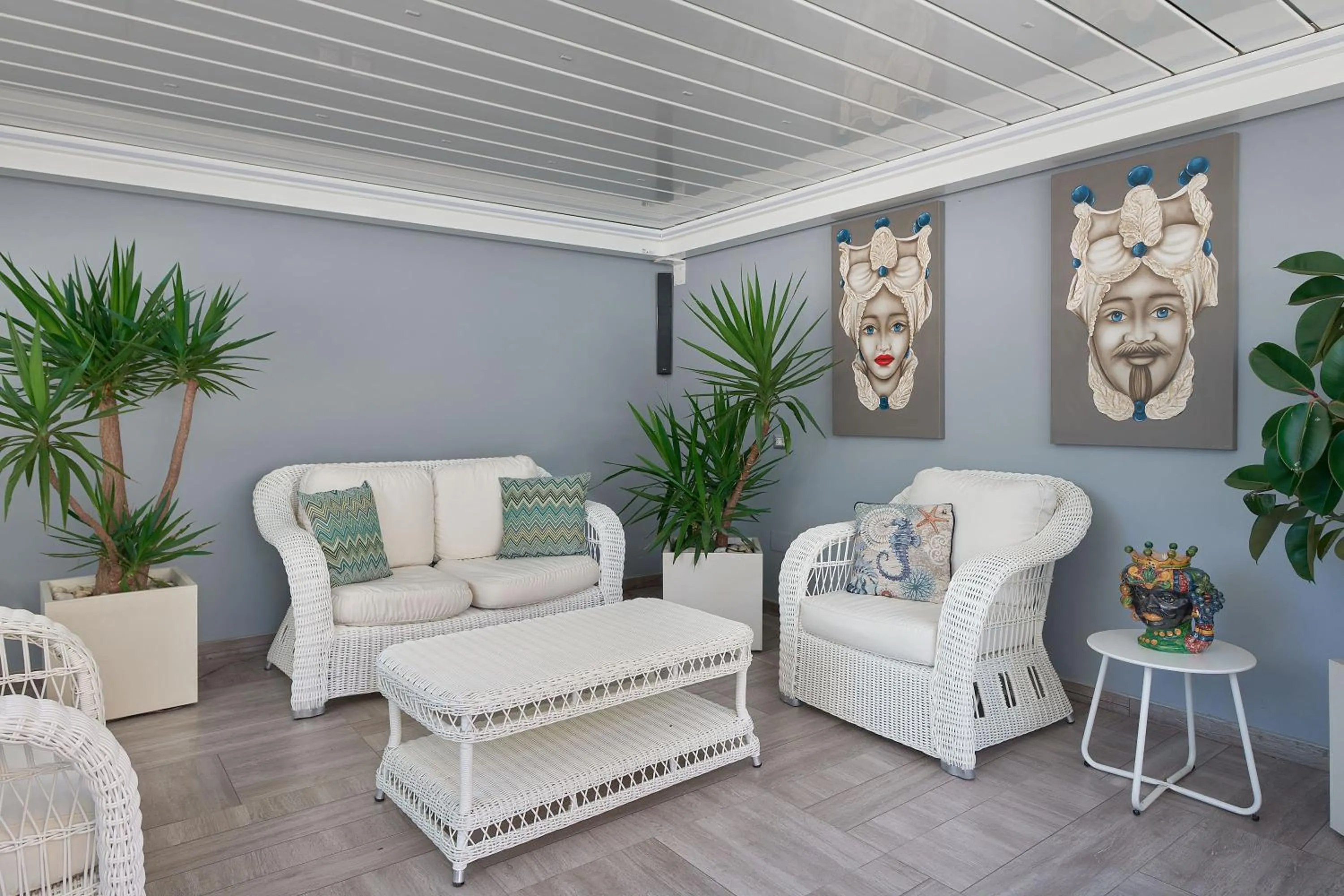 Patio in Rome Airport Inn