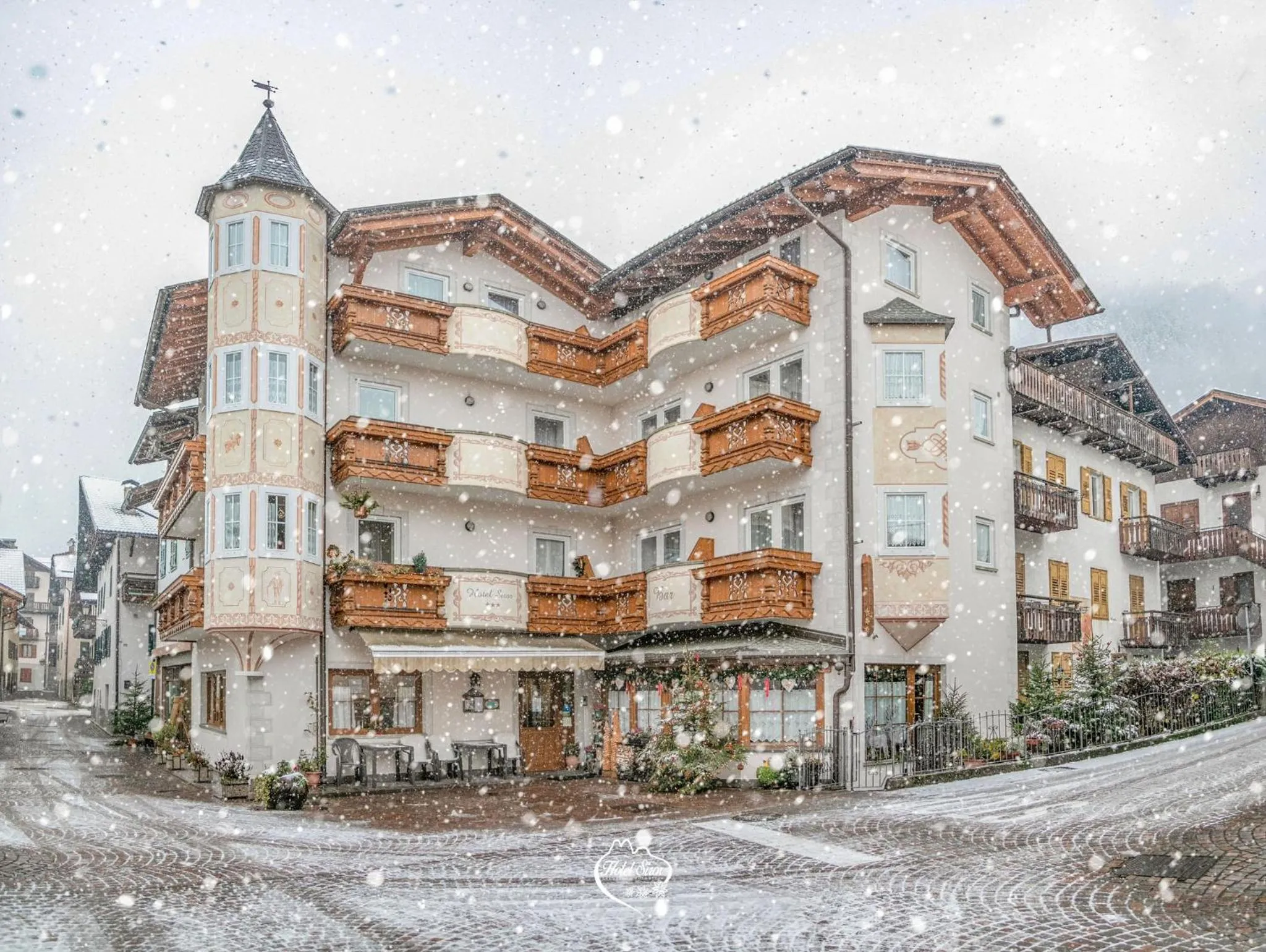 Property building in Hotel Siror