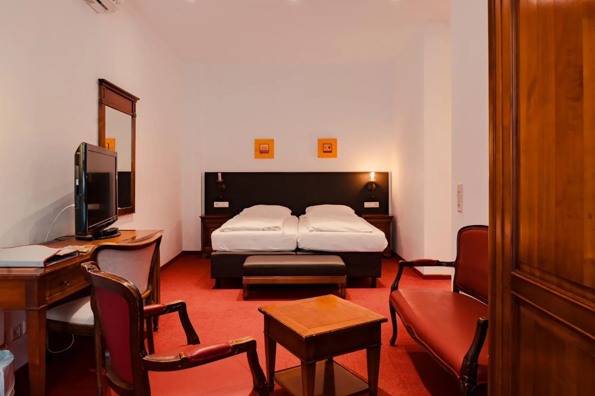 Property building, Bed in Hotel & Gasthaus Backmulde