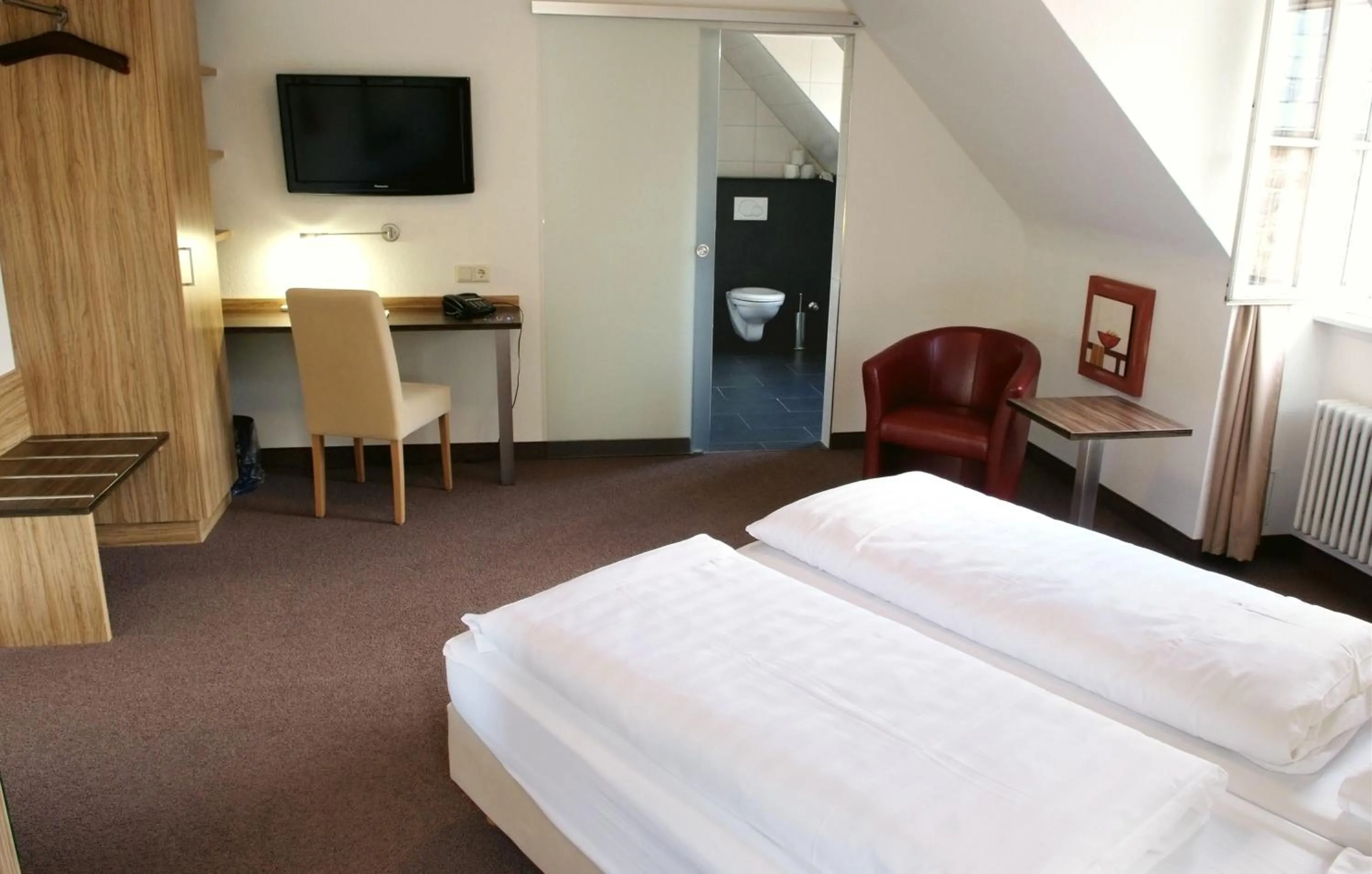 Photo of the whole room, Bed in Hotel & Gasthaus Backmulde