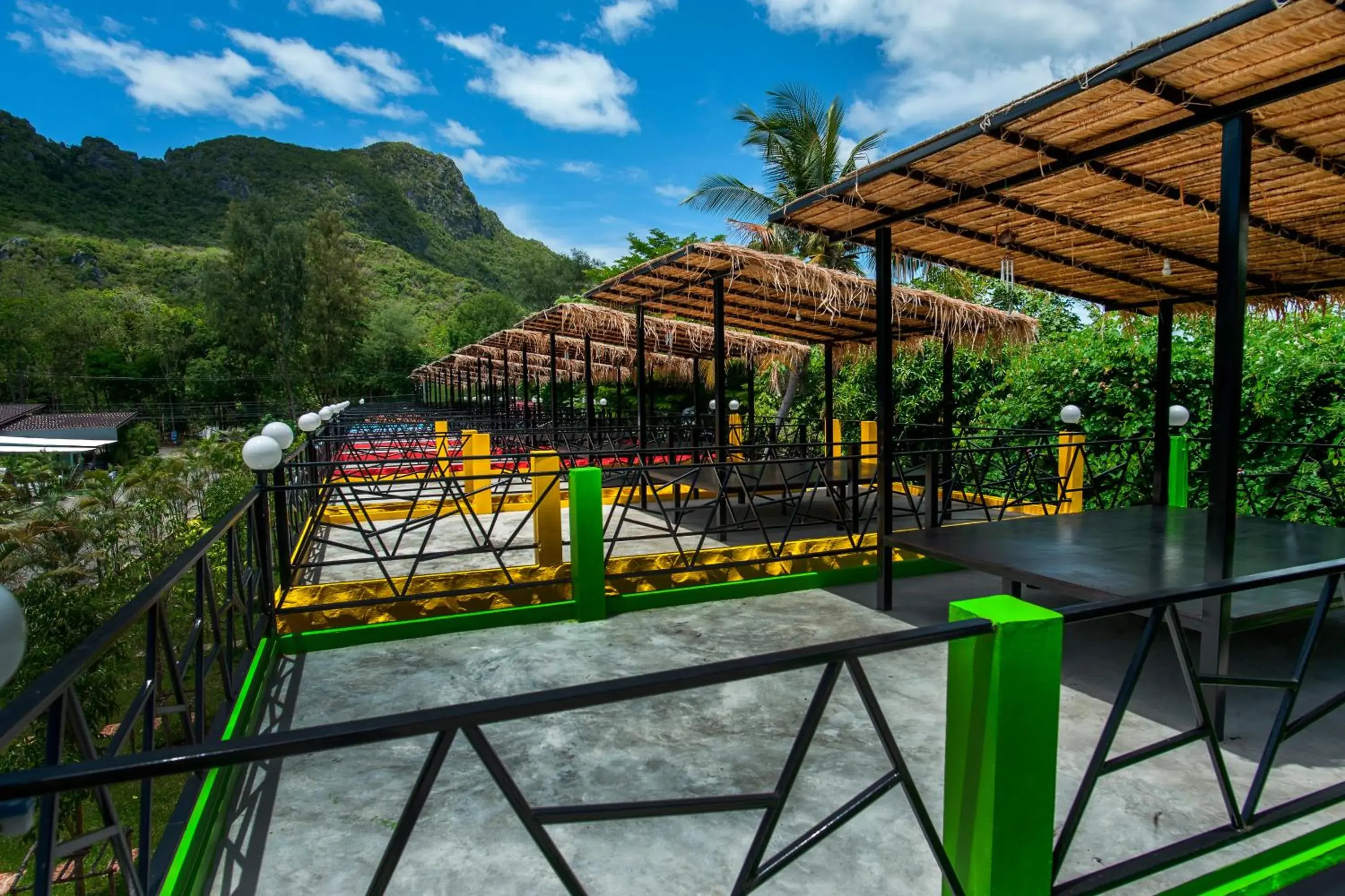 ไอรัก รีสอร์ท อ่าวมะนาว ไอรัก รีสอร์ท อ่าวมะนาว