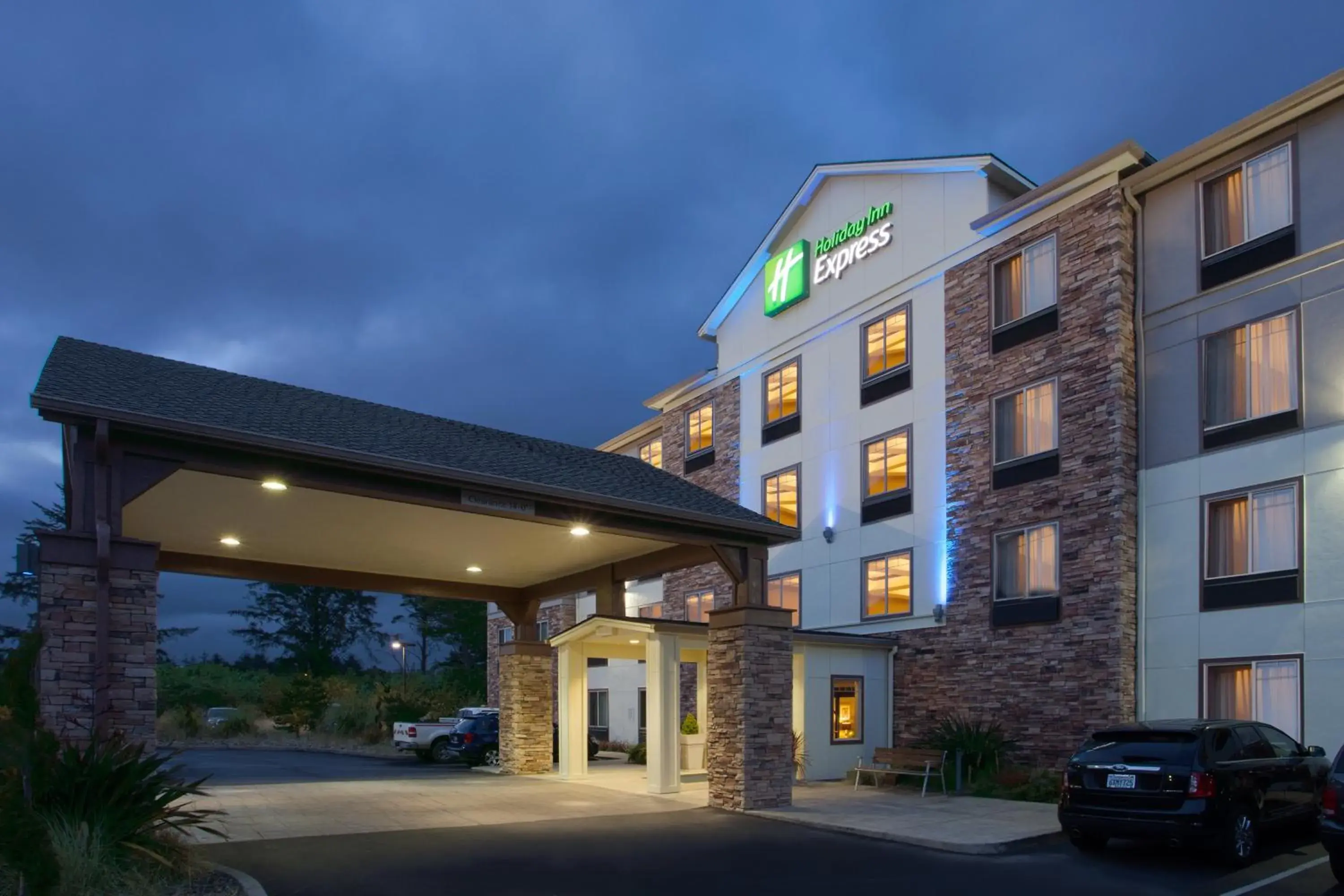 Property building in Holiday Inn Express Newport by IHG Property building in Holiday Inn Express Newport by IHG