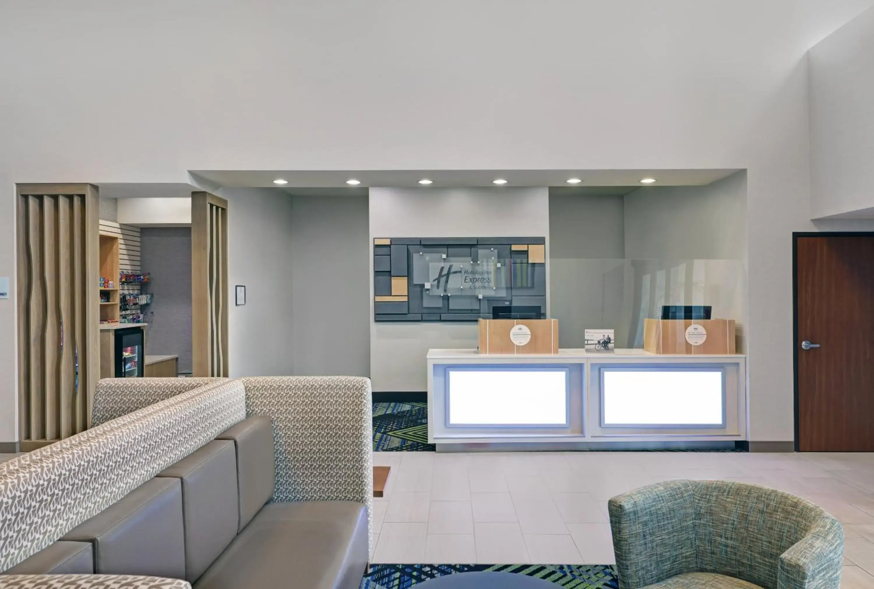 Property building in Holiday Inn Express Newport by IHG Property building in Holiday Inn Express Newport by IHG