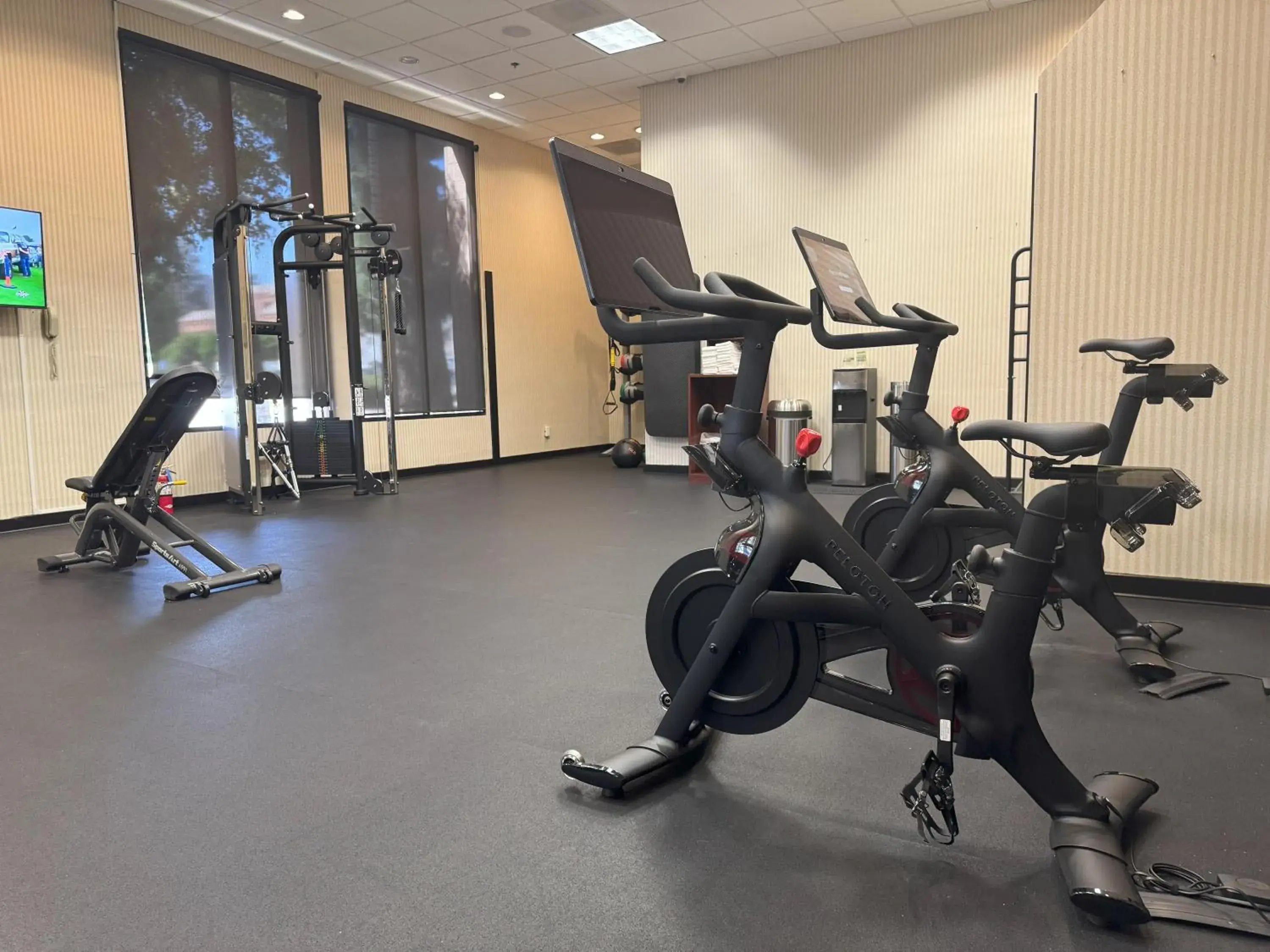 Fitness centre/facilities in Hotel Burbank Fitness centre/facilities in Hotel Burbank