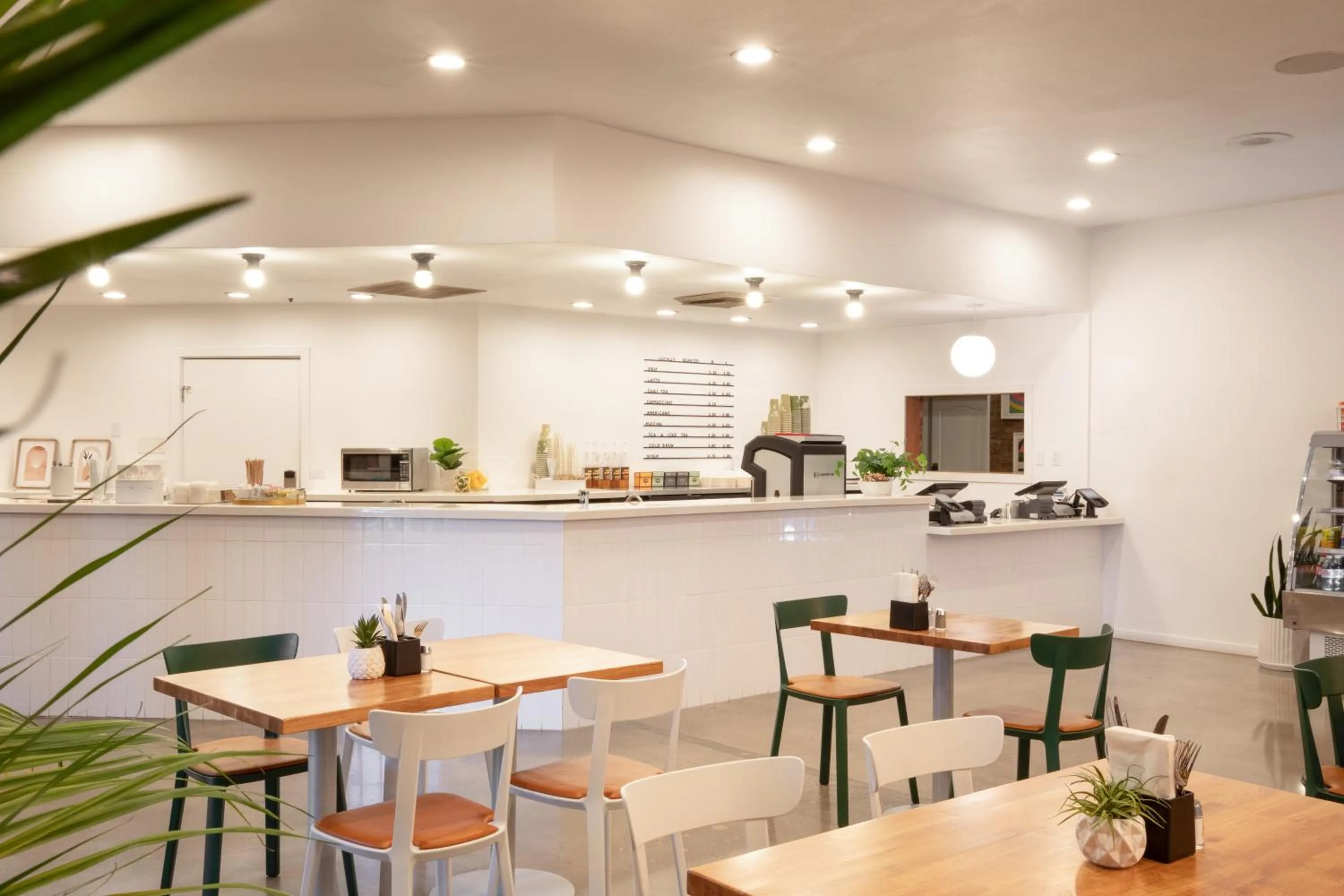 Restaurant/places to eat in Hotel Burbank