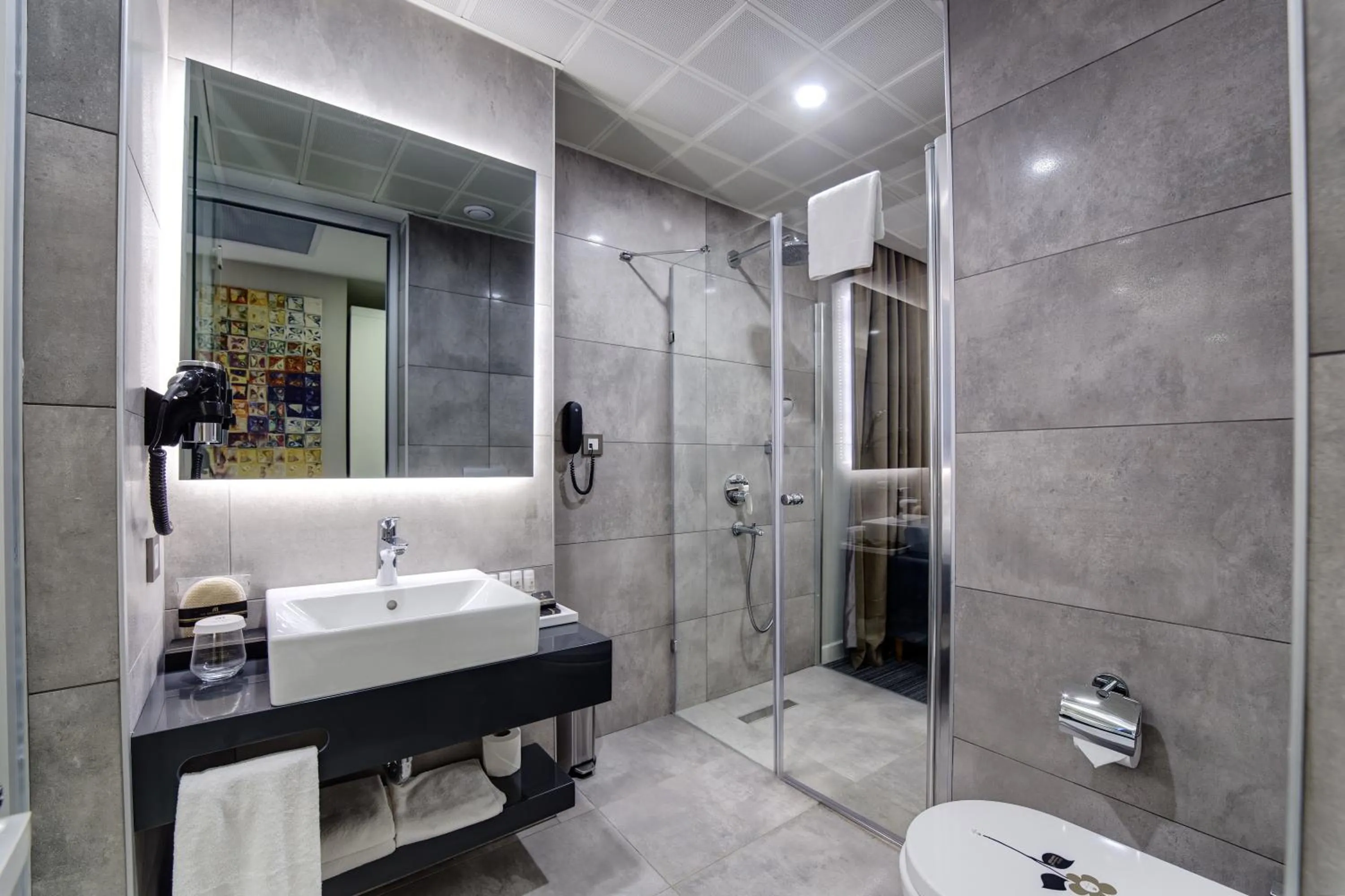 Bathroom in The Menord Hotel