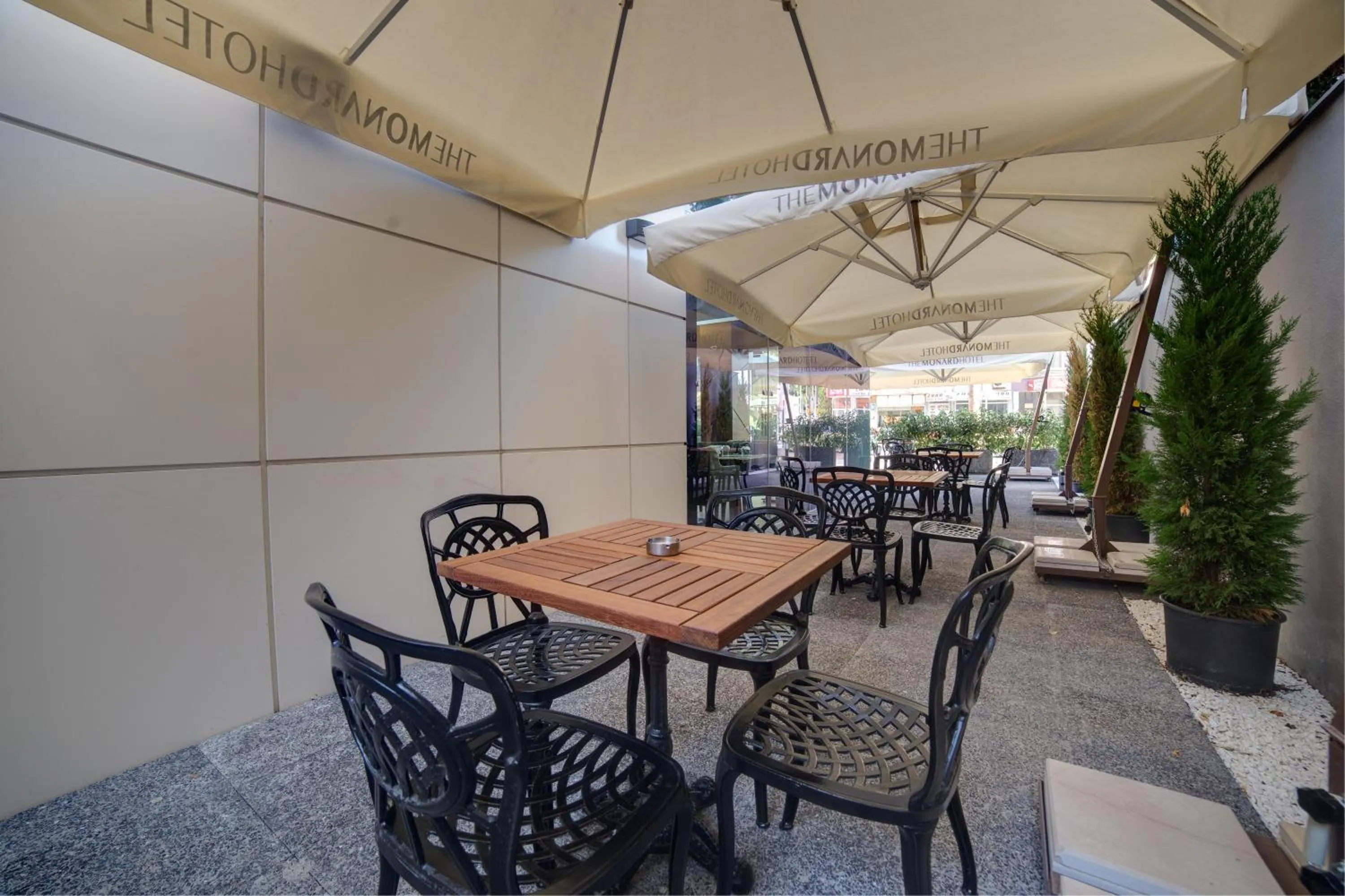 Food and drinks in The Menord Hotel