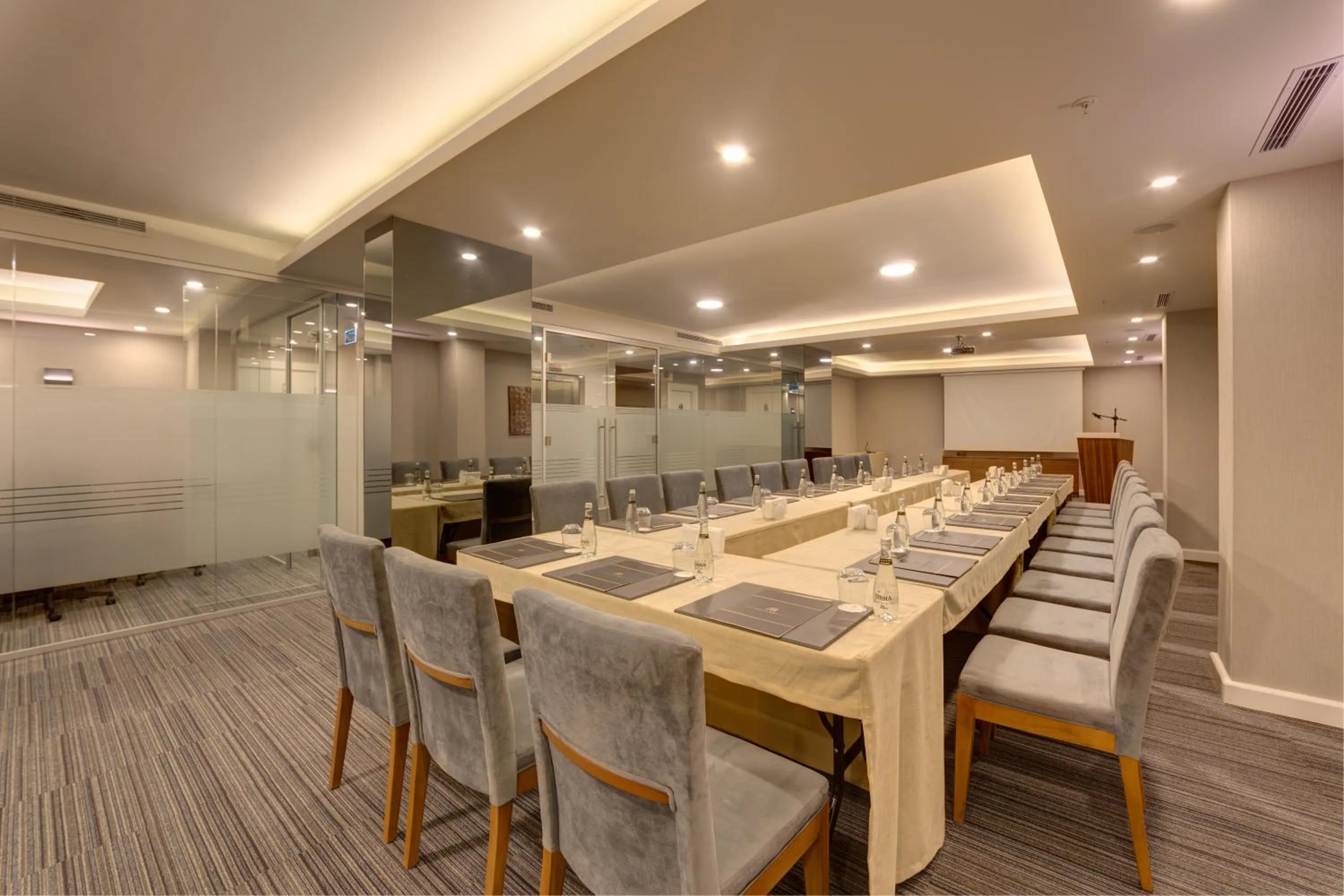 Banquet/Function facilities in The Menord Hotel