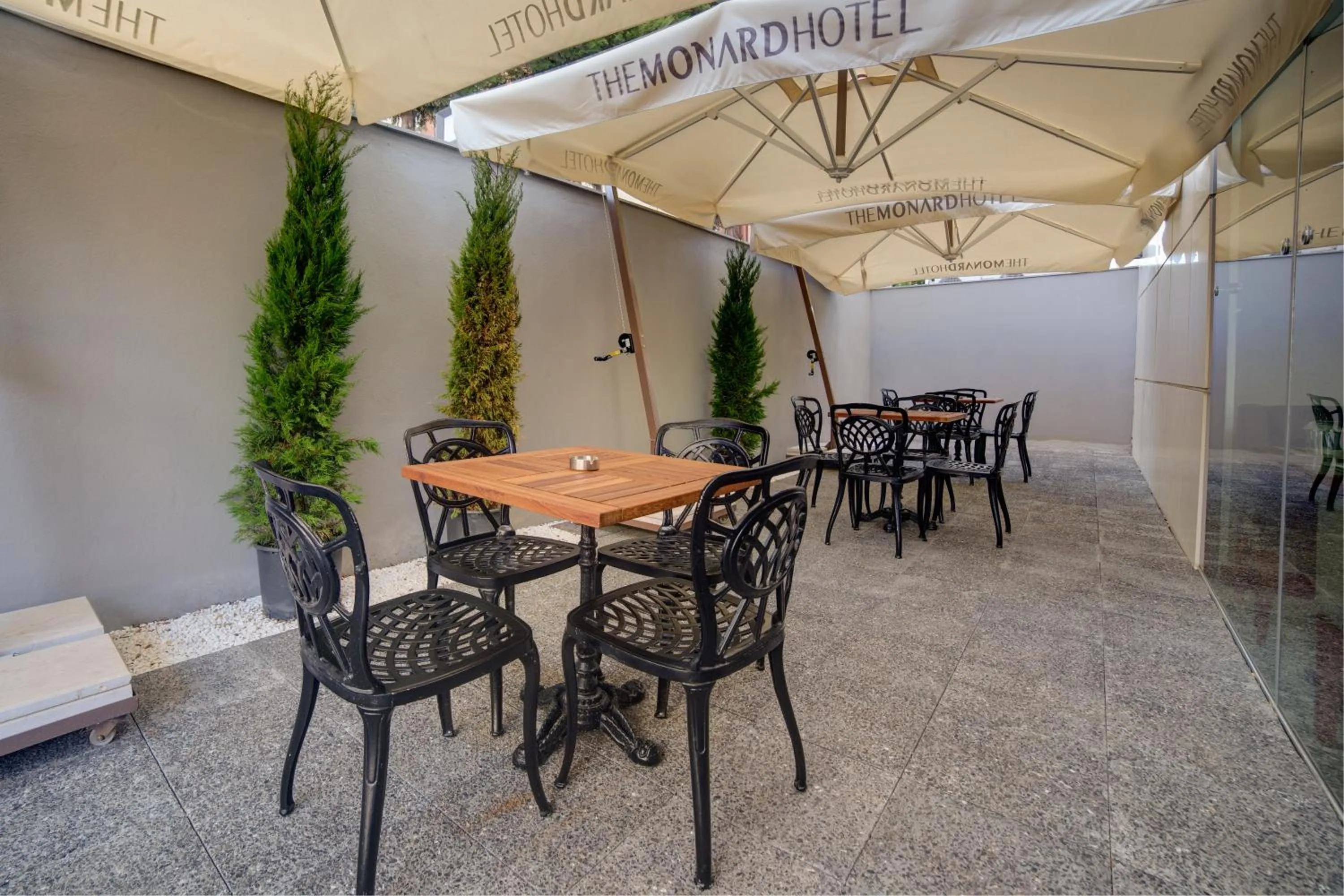 Food and drinks in The Menord Hotel