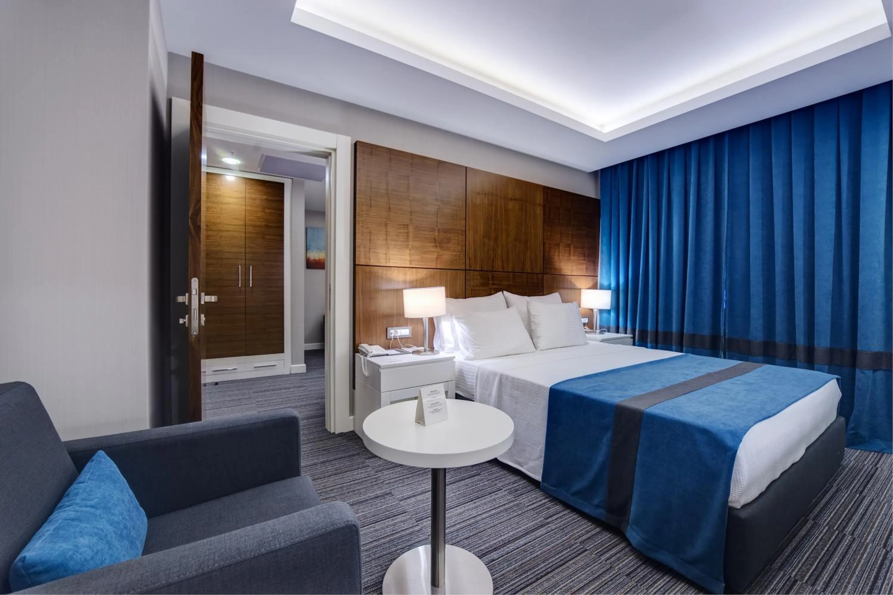 Bedroom, Bed in The Menord Hotel