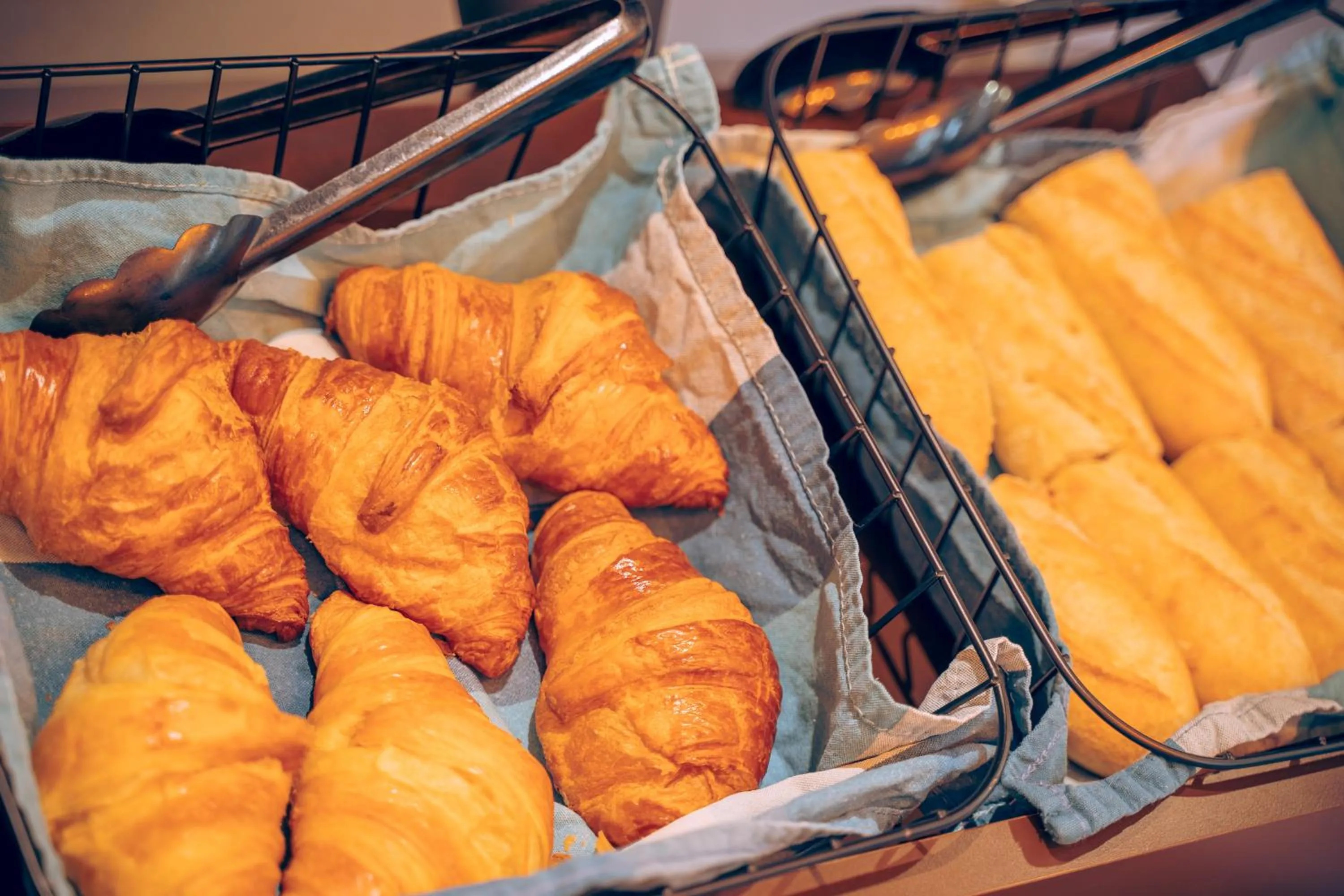 Breakfast in B&B HOTEL Metz Est Technopole Pôle Santé