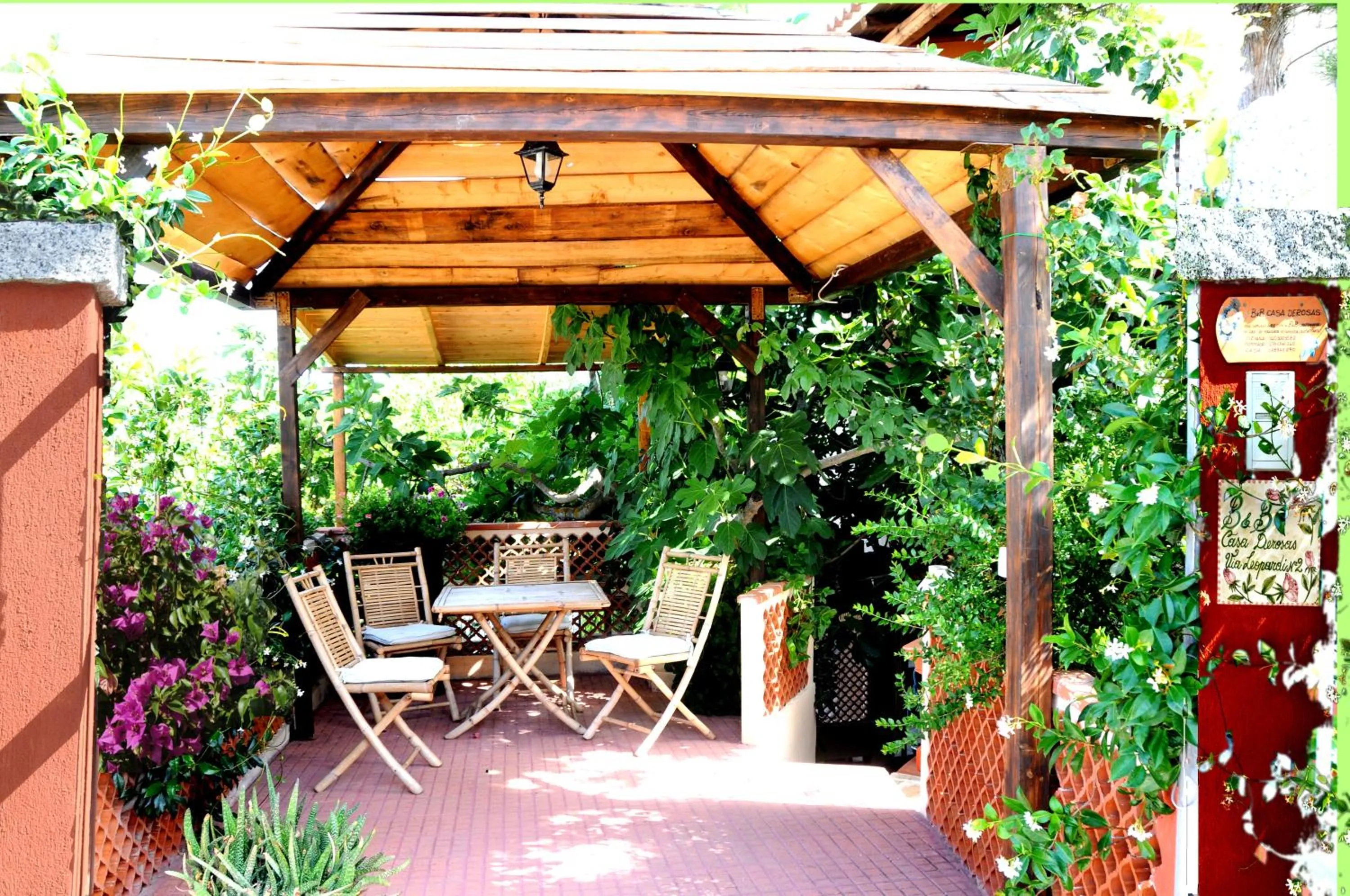 Garden in B&B Casa Derosas