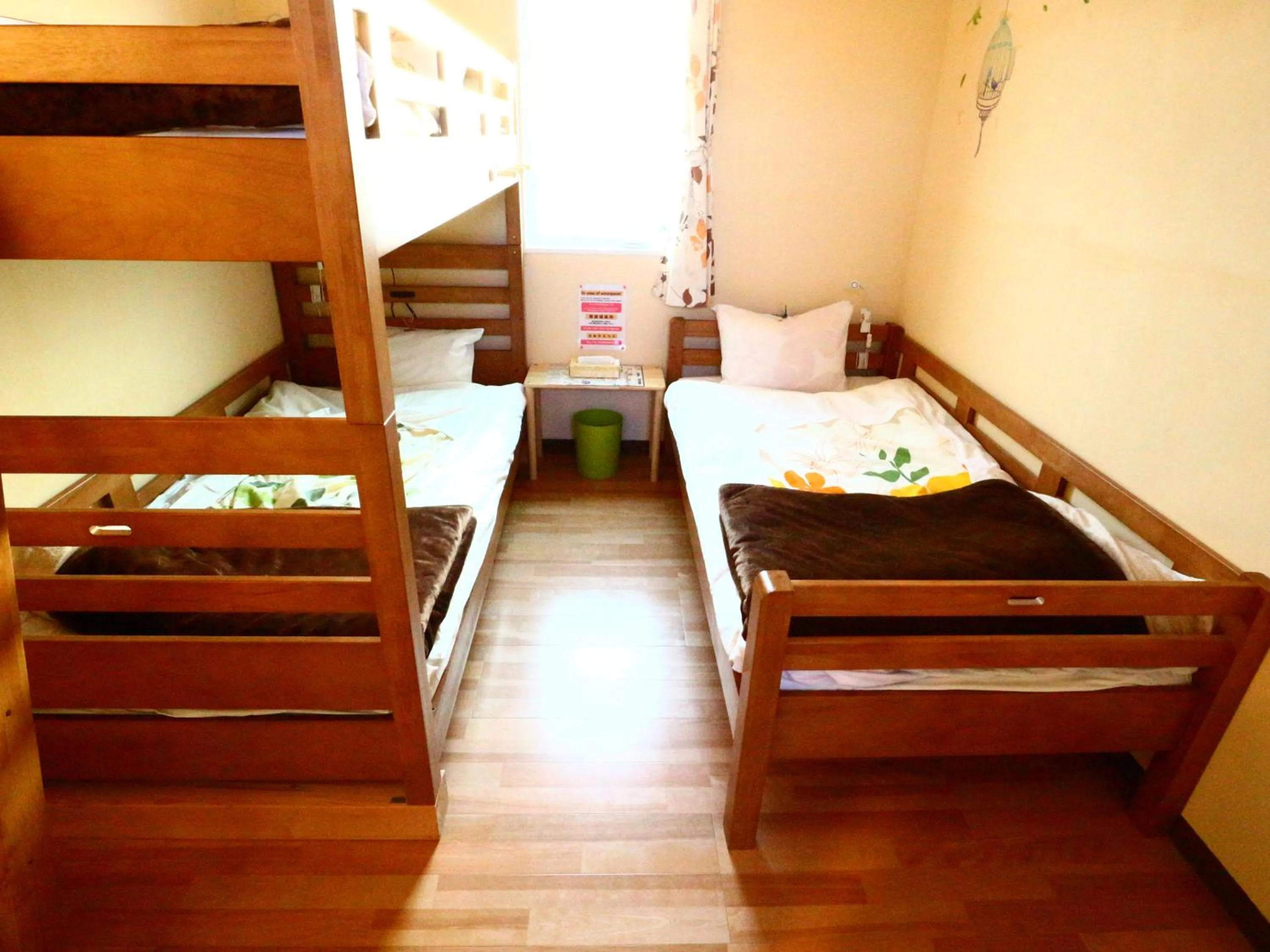bunk bed, Bed in ホステル富士山 結