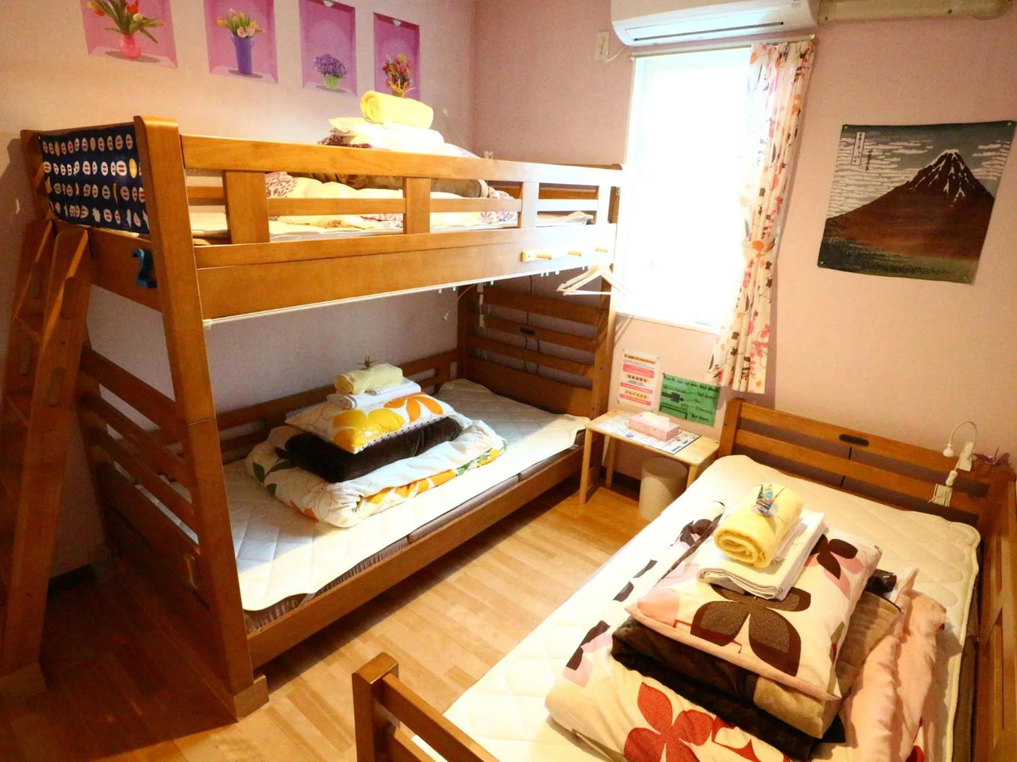 bunk bed, Bed in ホステル富士山 結