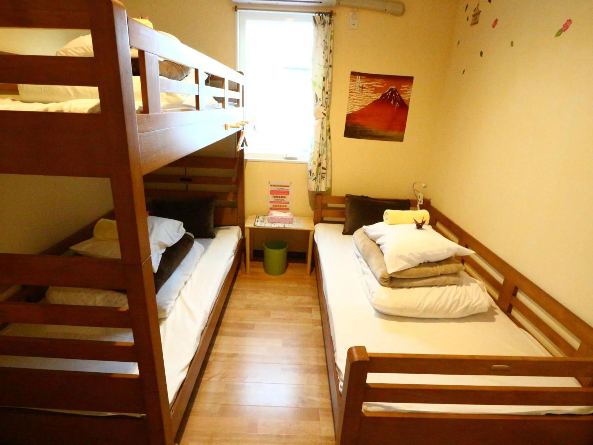 bunk bed, Bed in ホステル富士山 結