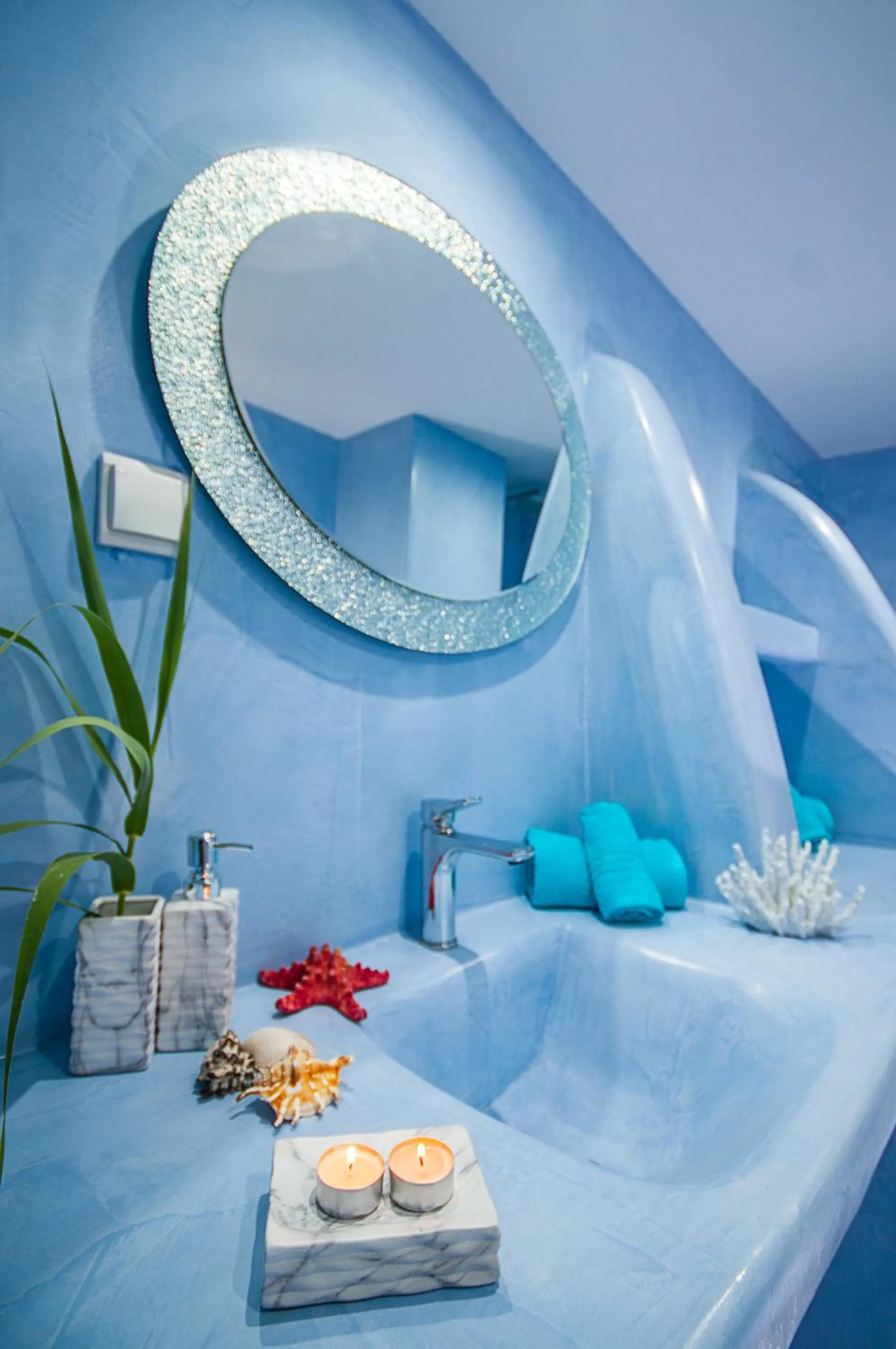 Bathroom, Bed in Blue Dream - Santorini