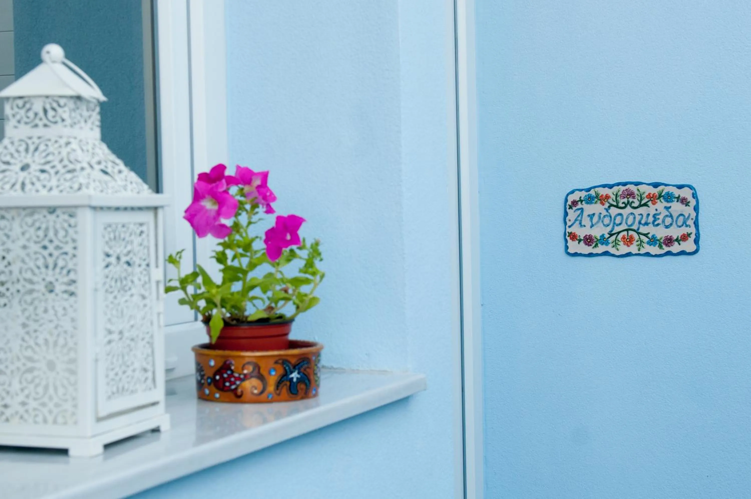 Text overlay in Blue Dream - Santorini