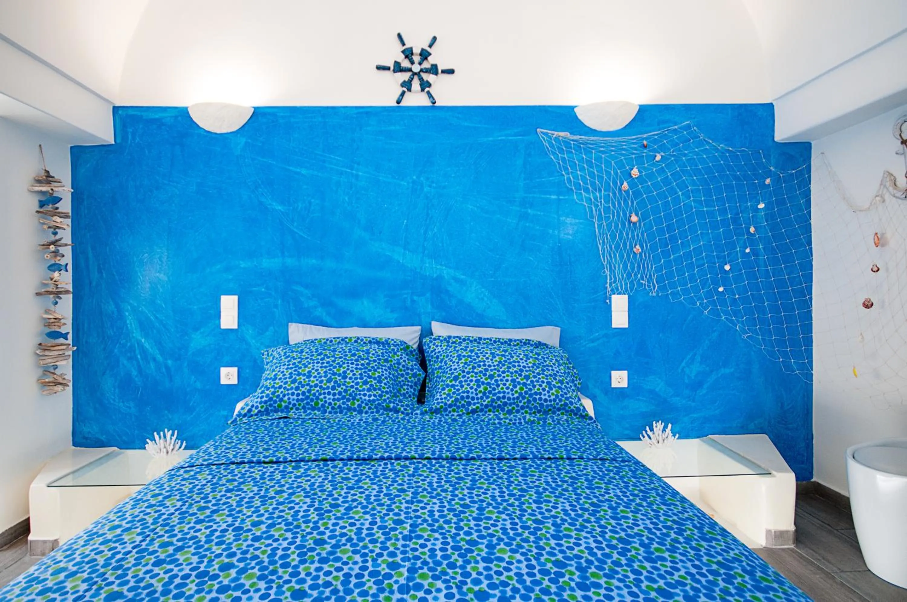 Bedroom, Bed in Blue Dream - Santorini