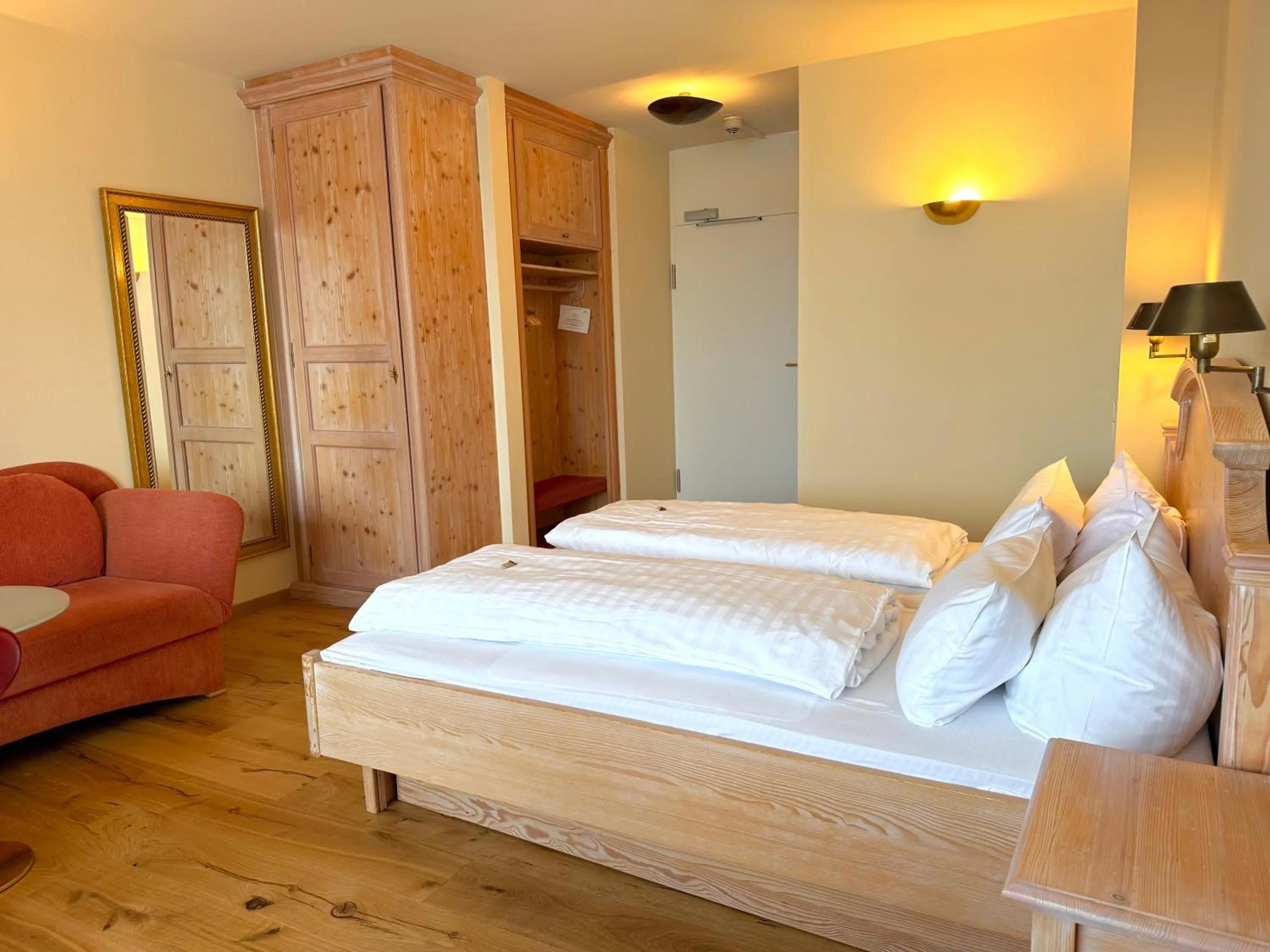 Bed in Hotel Restaurant zur Sonne St. Peter