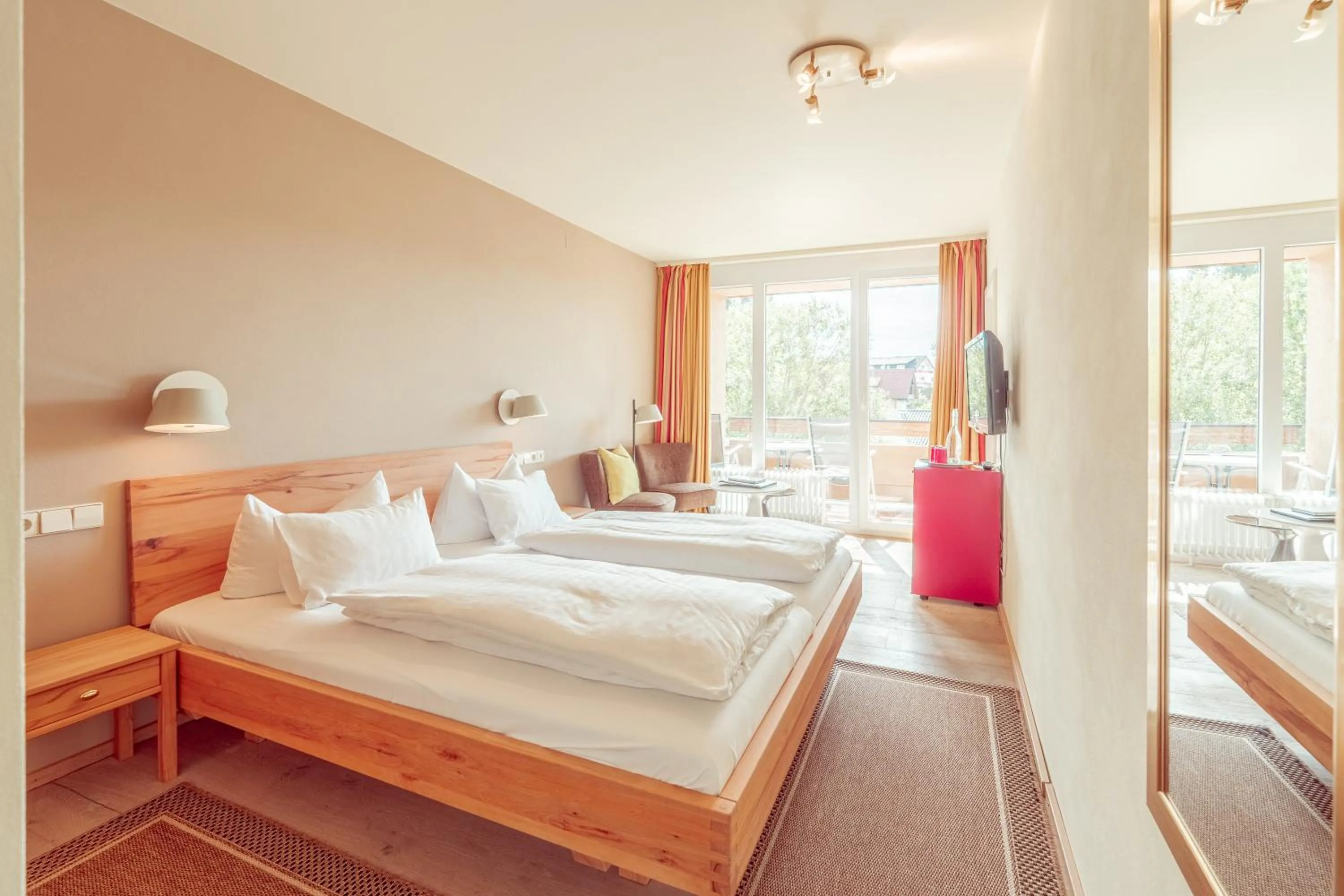 Bedroom, Bed in Hotel Restaurant zur Sonne St. Peter
