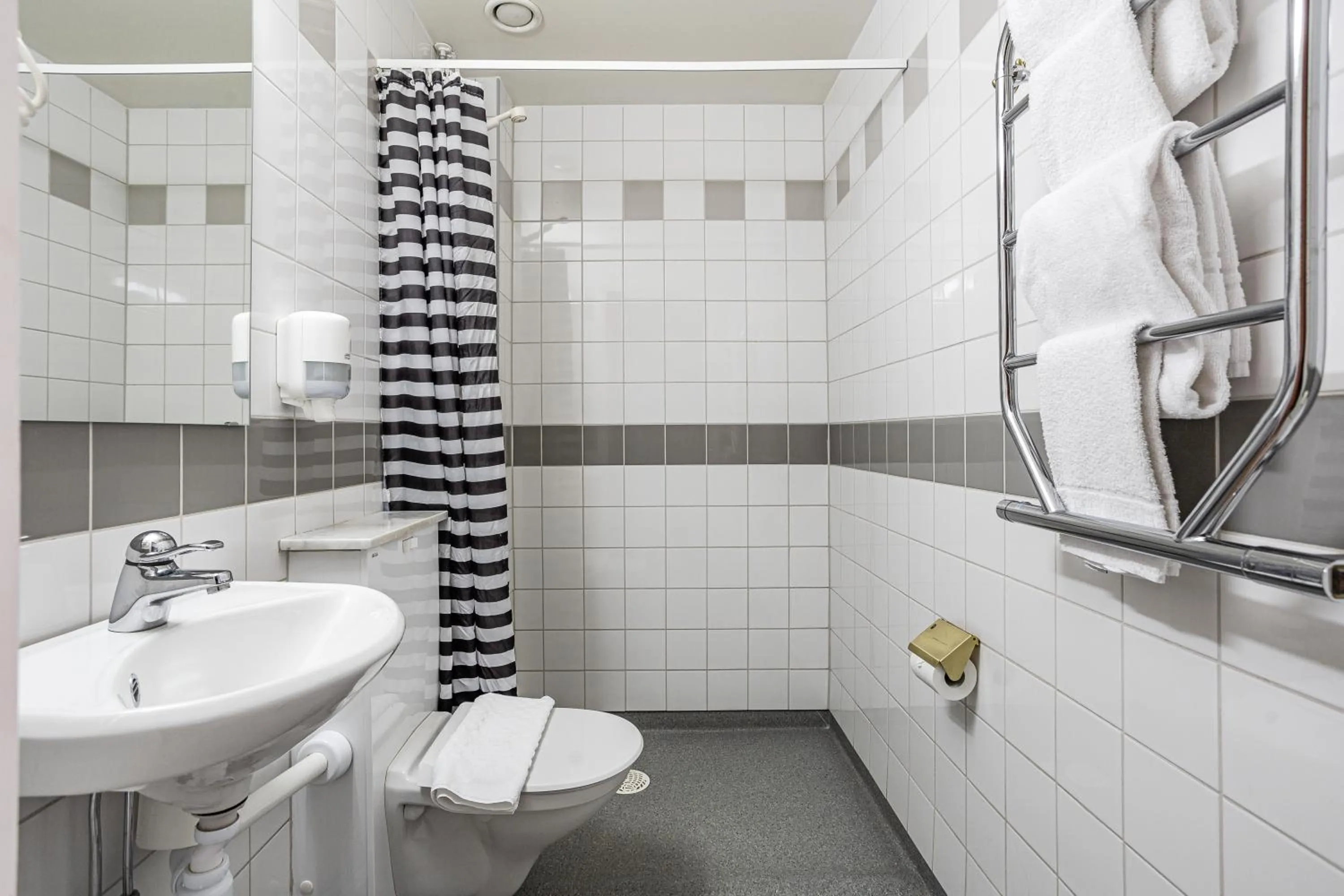 Bathroom in Hotel Expo Stockholm