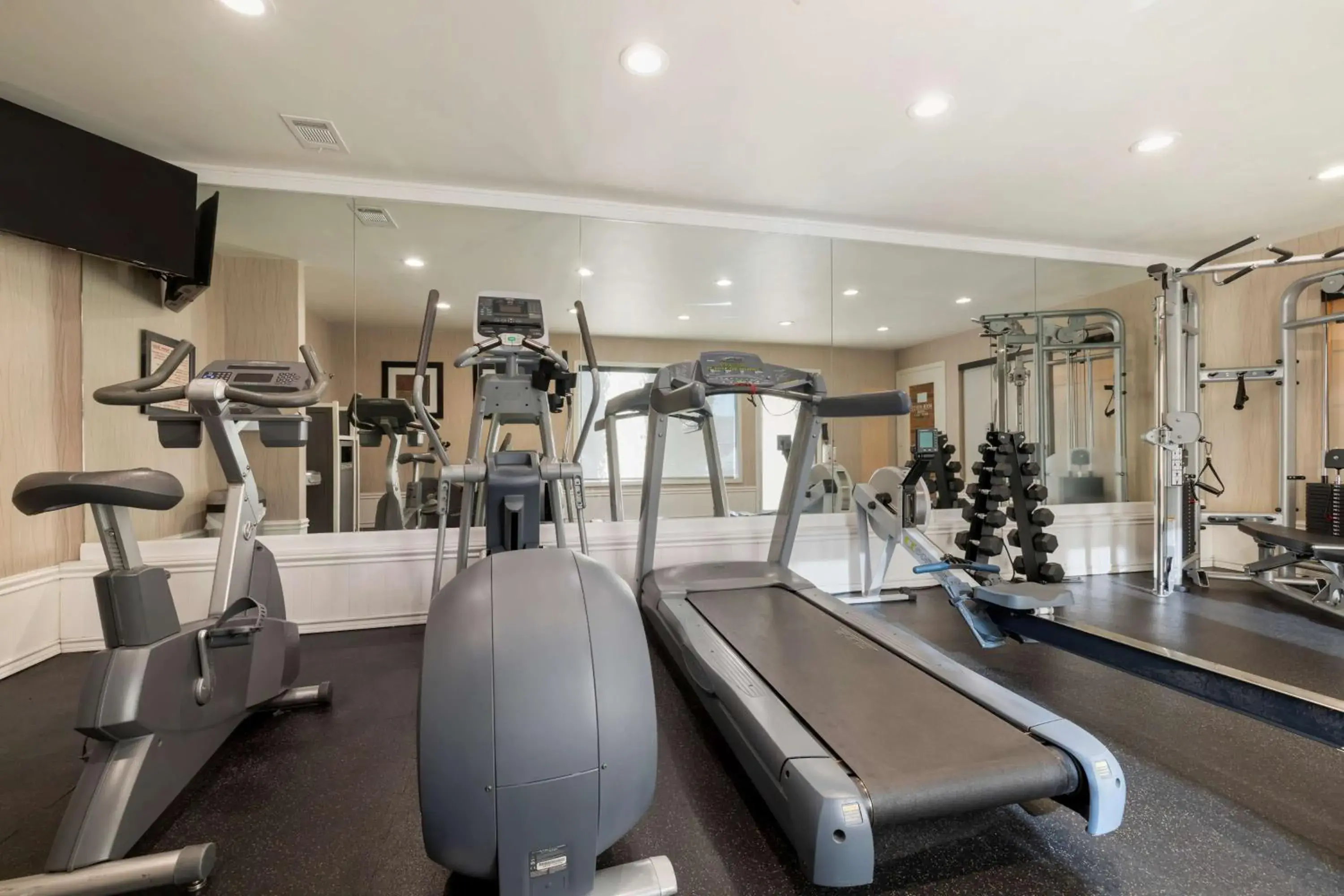 Fitness centre/facilities in Best Western Plus Carriage Inn Fitness centre/facilities in Best Western Plus Carriage Inn