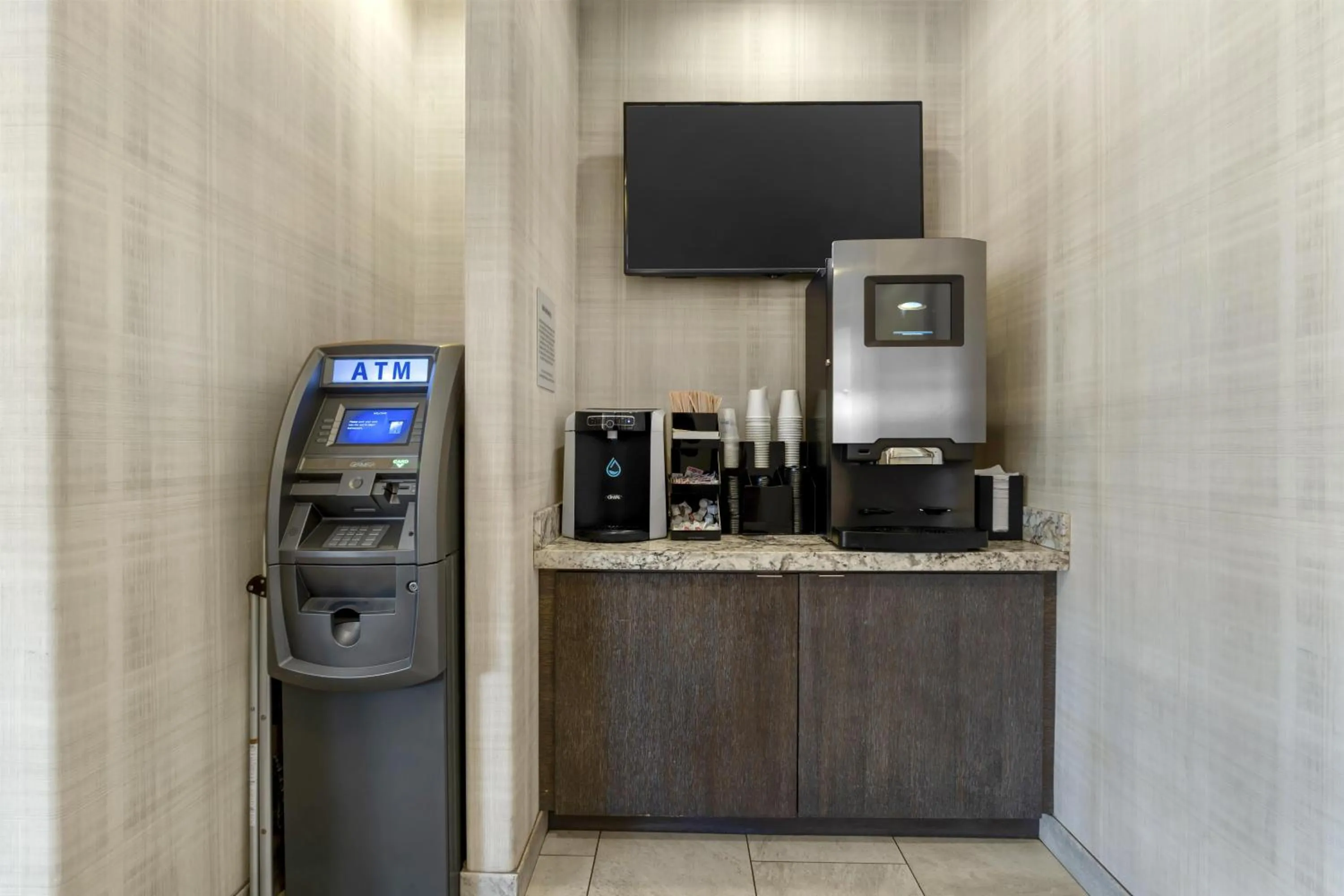 Lounge or bar in Best Western Plus Carriage Inn