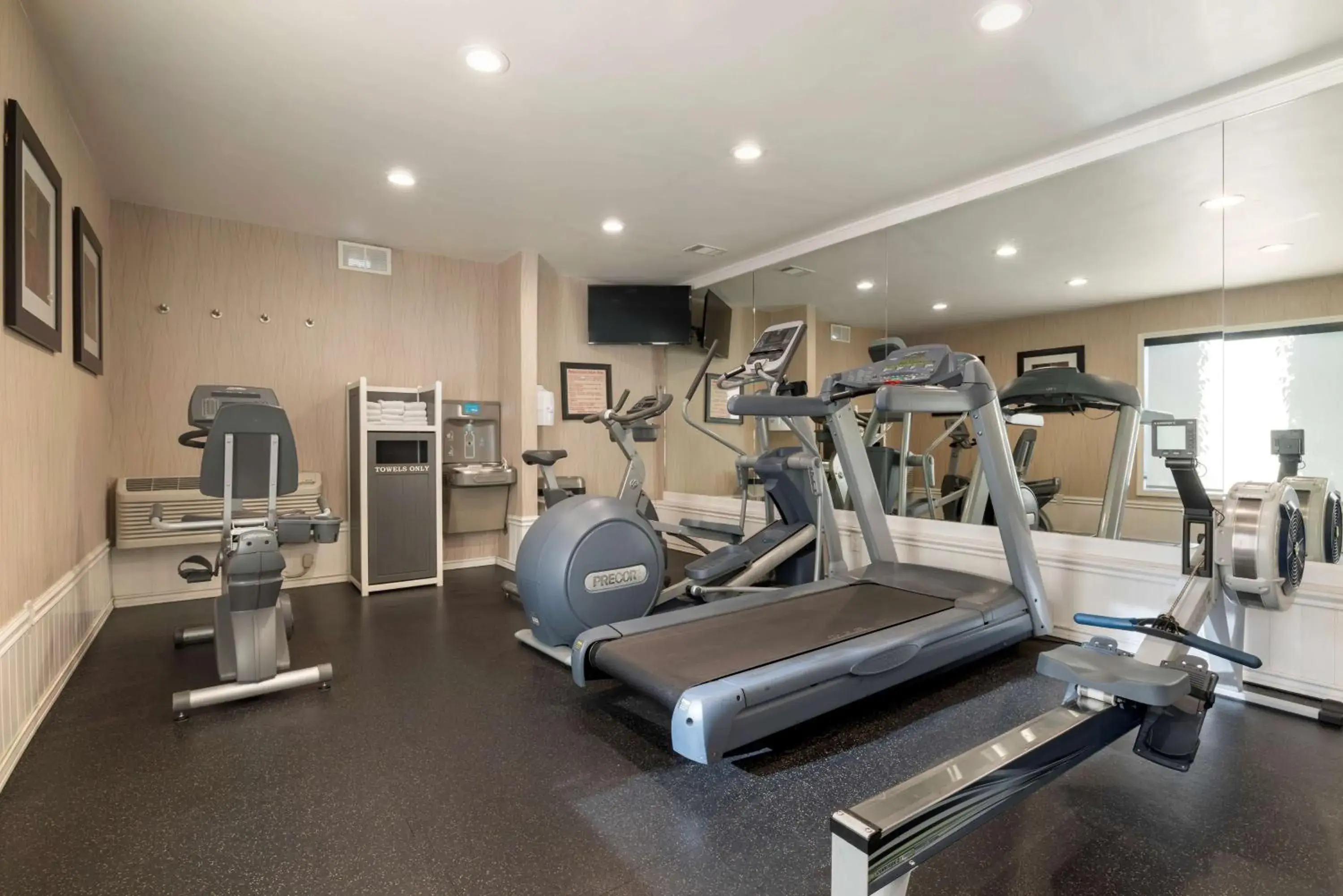 Fitness centre/facilities in Best Western Plus Carriage Inn Fitness centre/facilities in Best Western Plus Carriage Inn