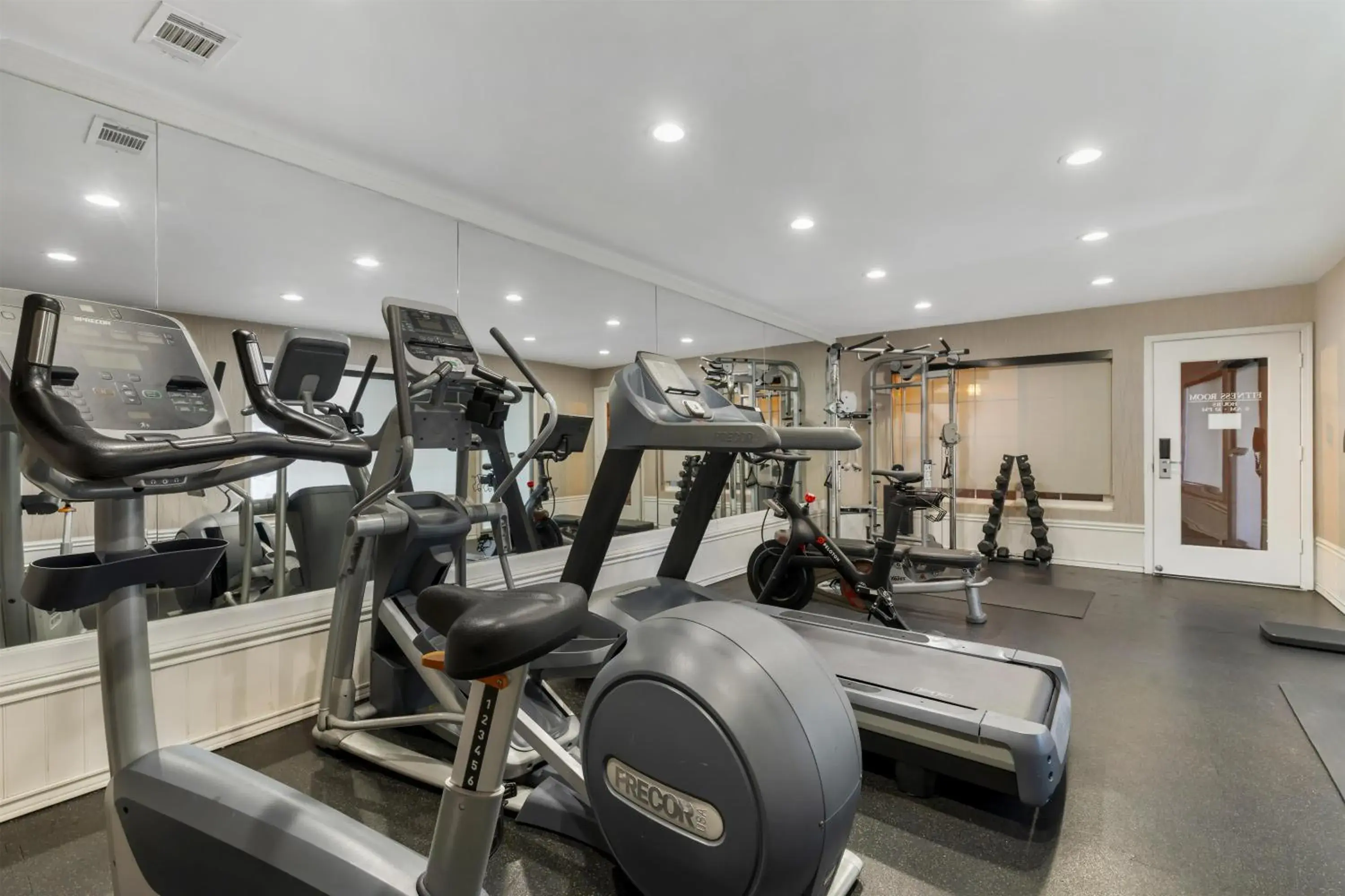 Fitness centre/facilities in Best Western Plus Carriage Inn Fitness centre/facilities in Best Western Plus Carriage Inn