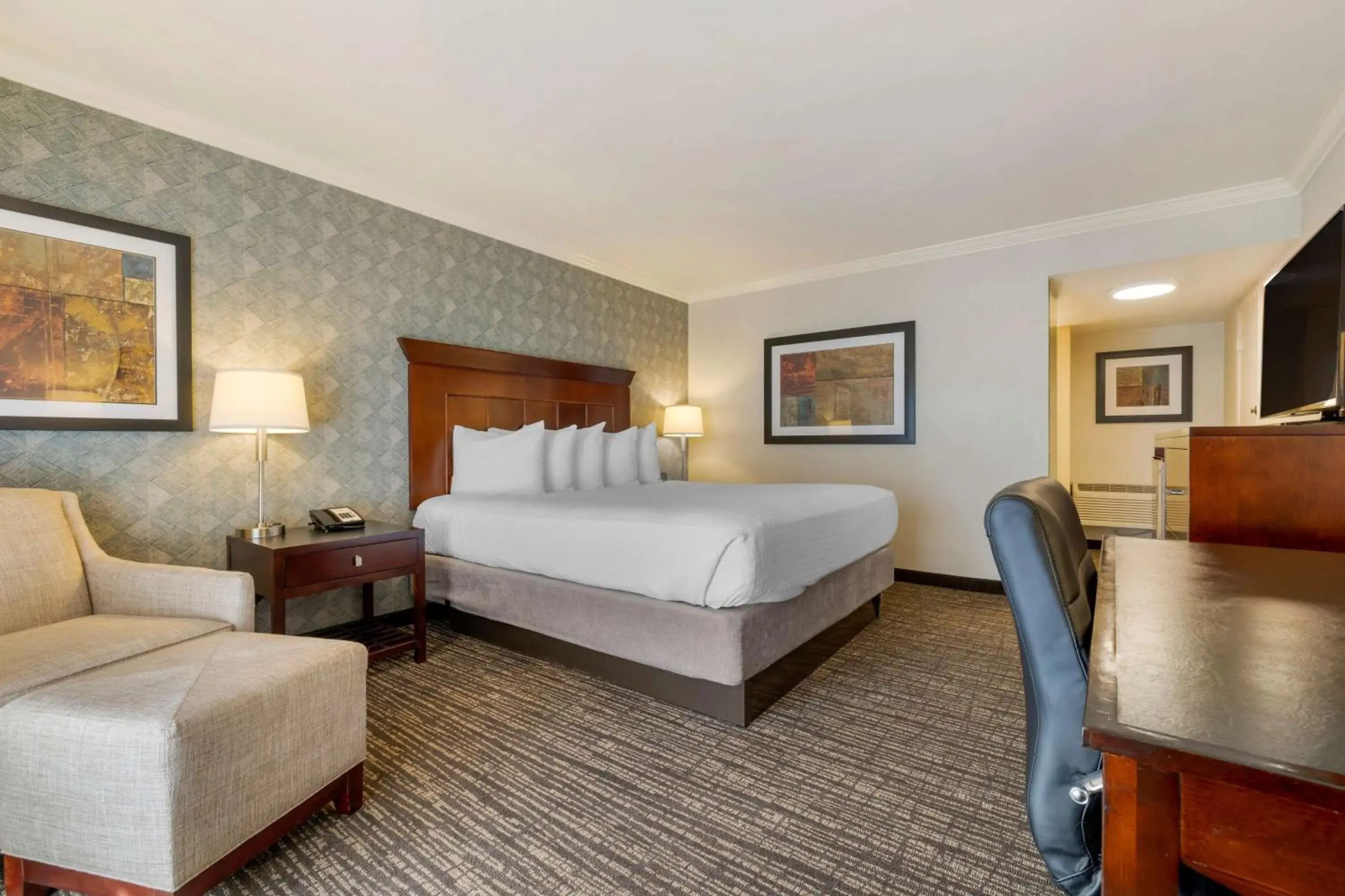 Bedroom, Bed in Best Western Plus Carriage Inn Bedroom, Bed in Best Western Plus Carriage Inn