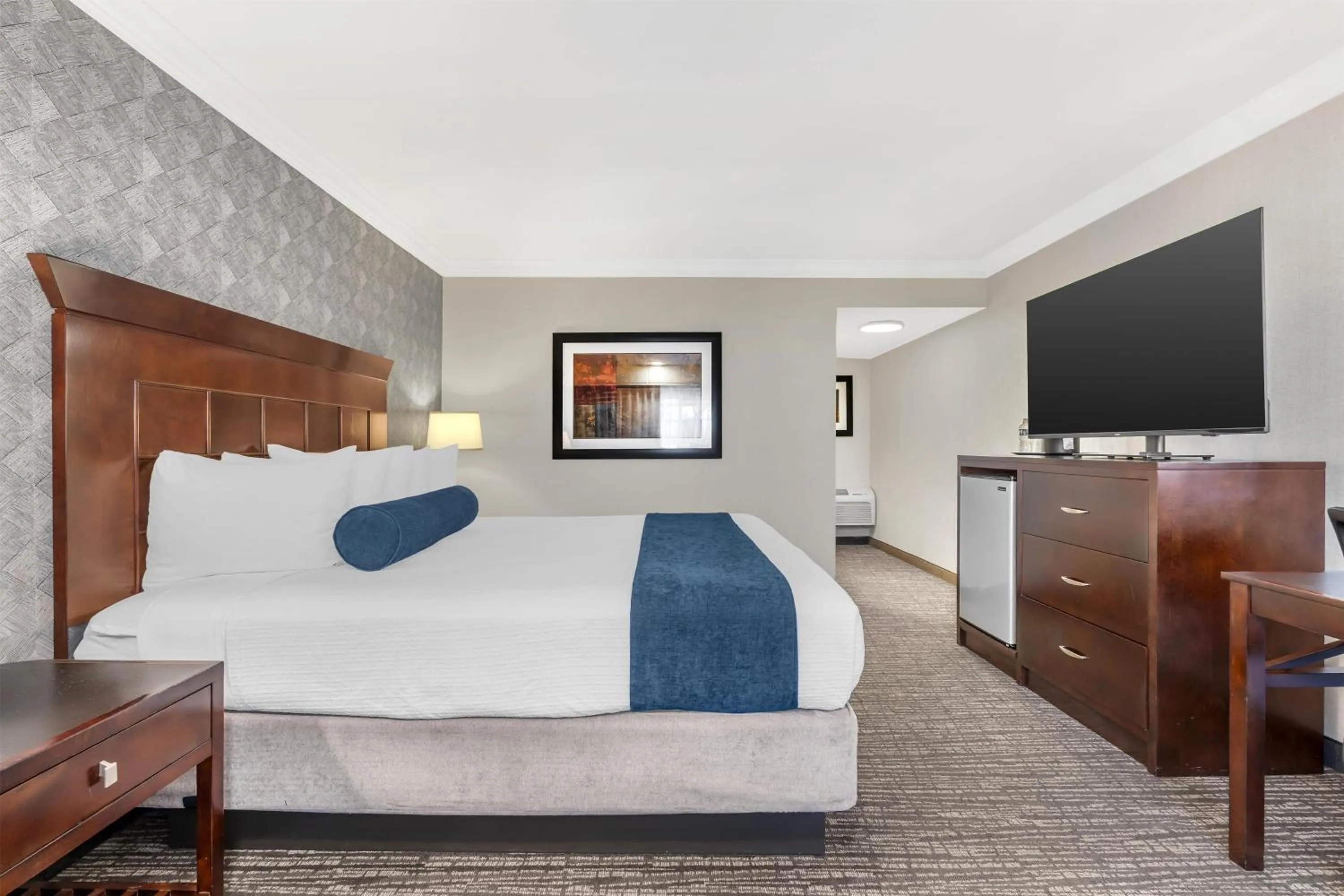 Bedroom, Bed in Best Western Plus Carriage Inn