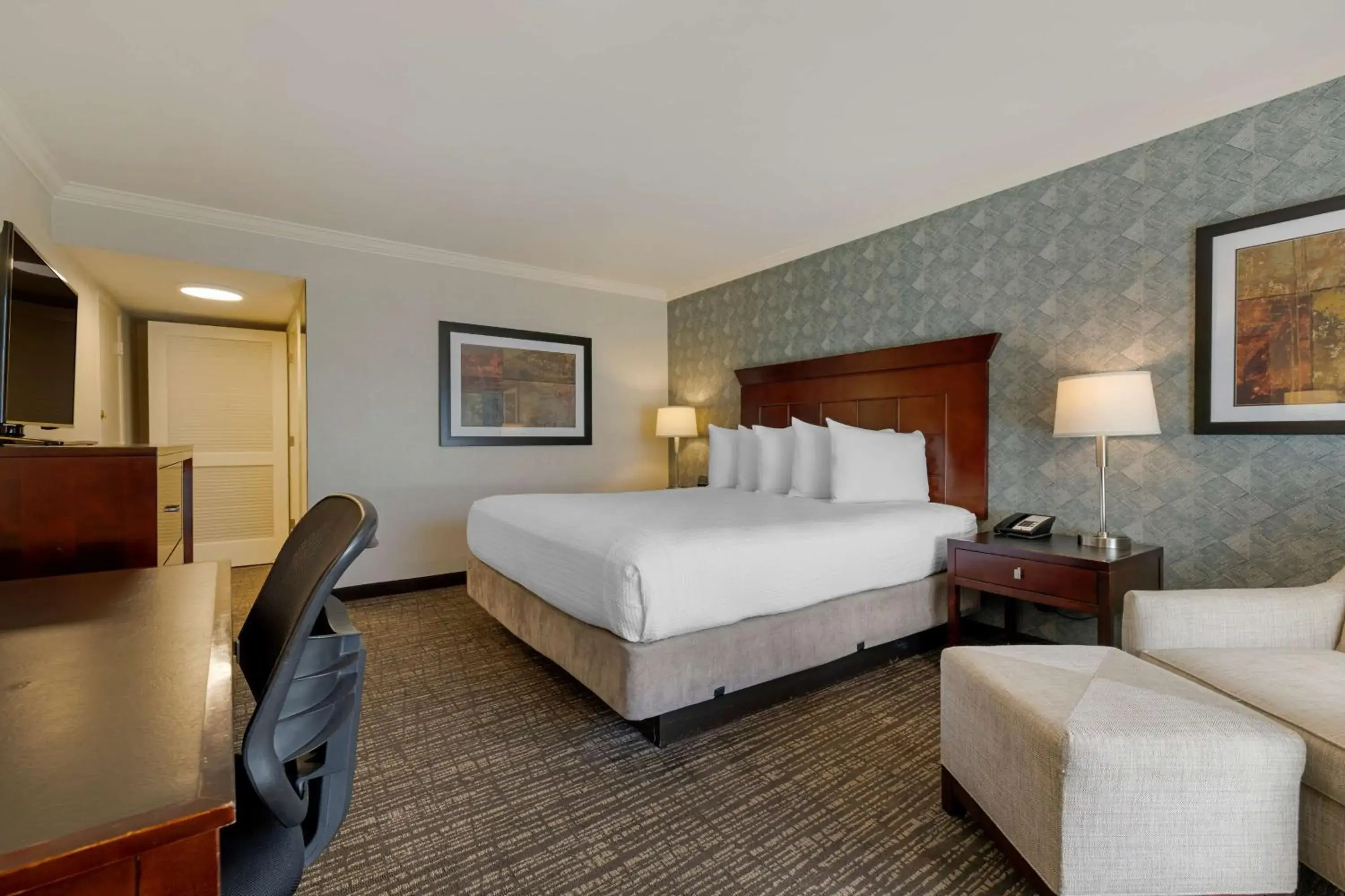 Bedroom, Bed in Best Western Plus Carriage Inn Bedroom, Bed in Best Western Plus Carriage Inn