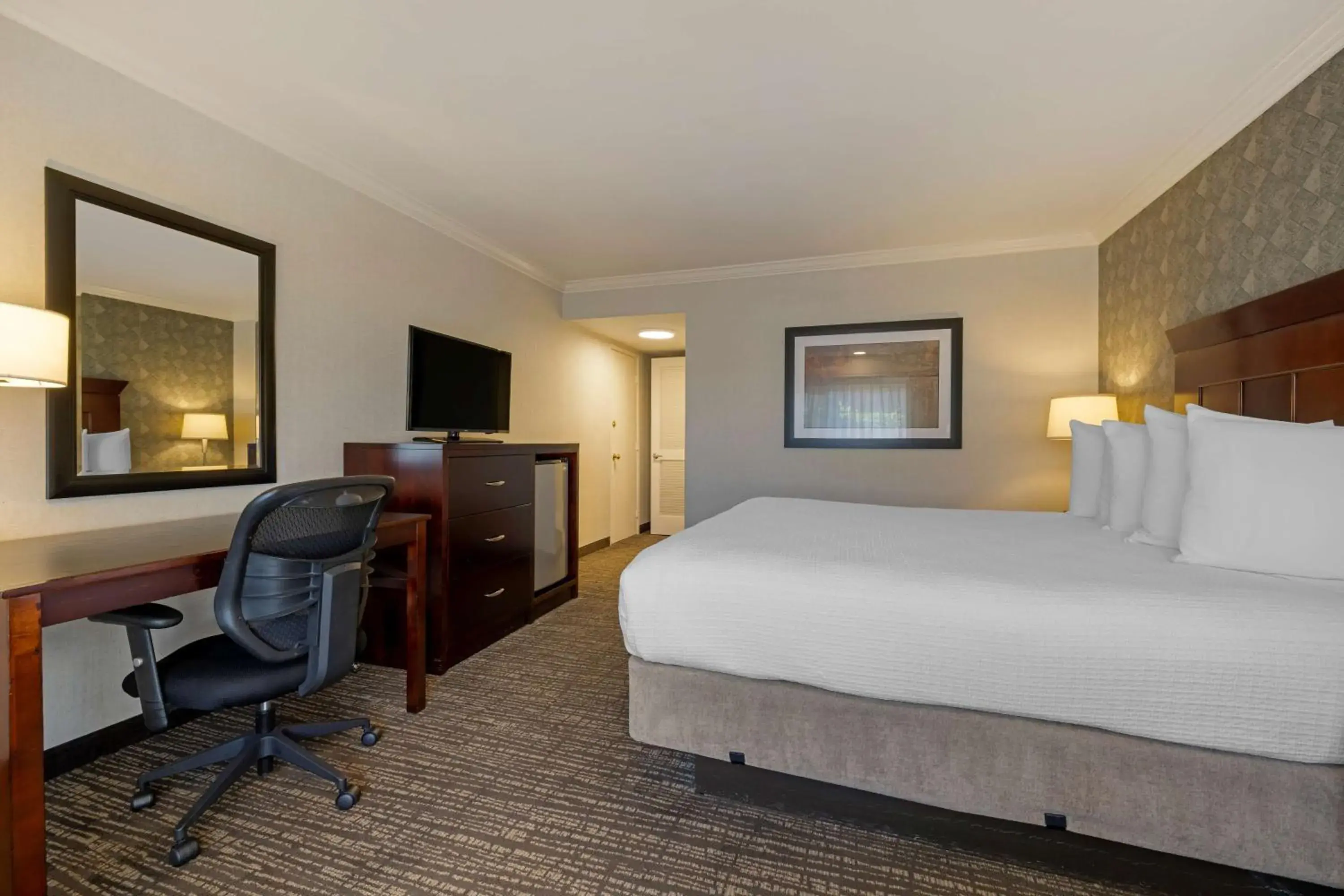 Bedroom, Bed in Best Western Plus Carriage Inn Bedroom, Bed in Best Western Plus Carriage Inn