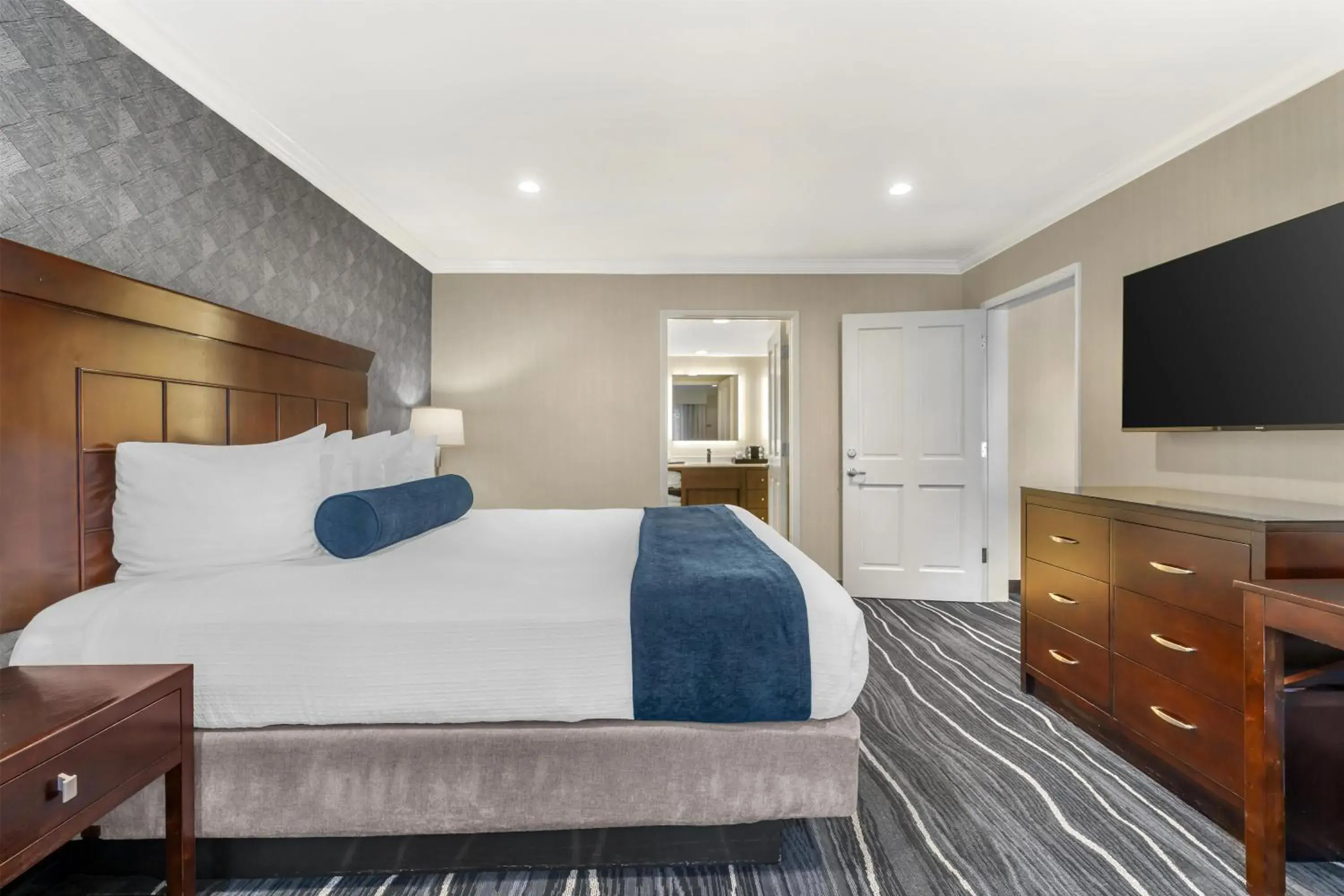 King Suite in Best Western Plus Carriage Inn King Suite in Best Western Plus Carriage Inn