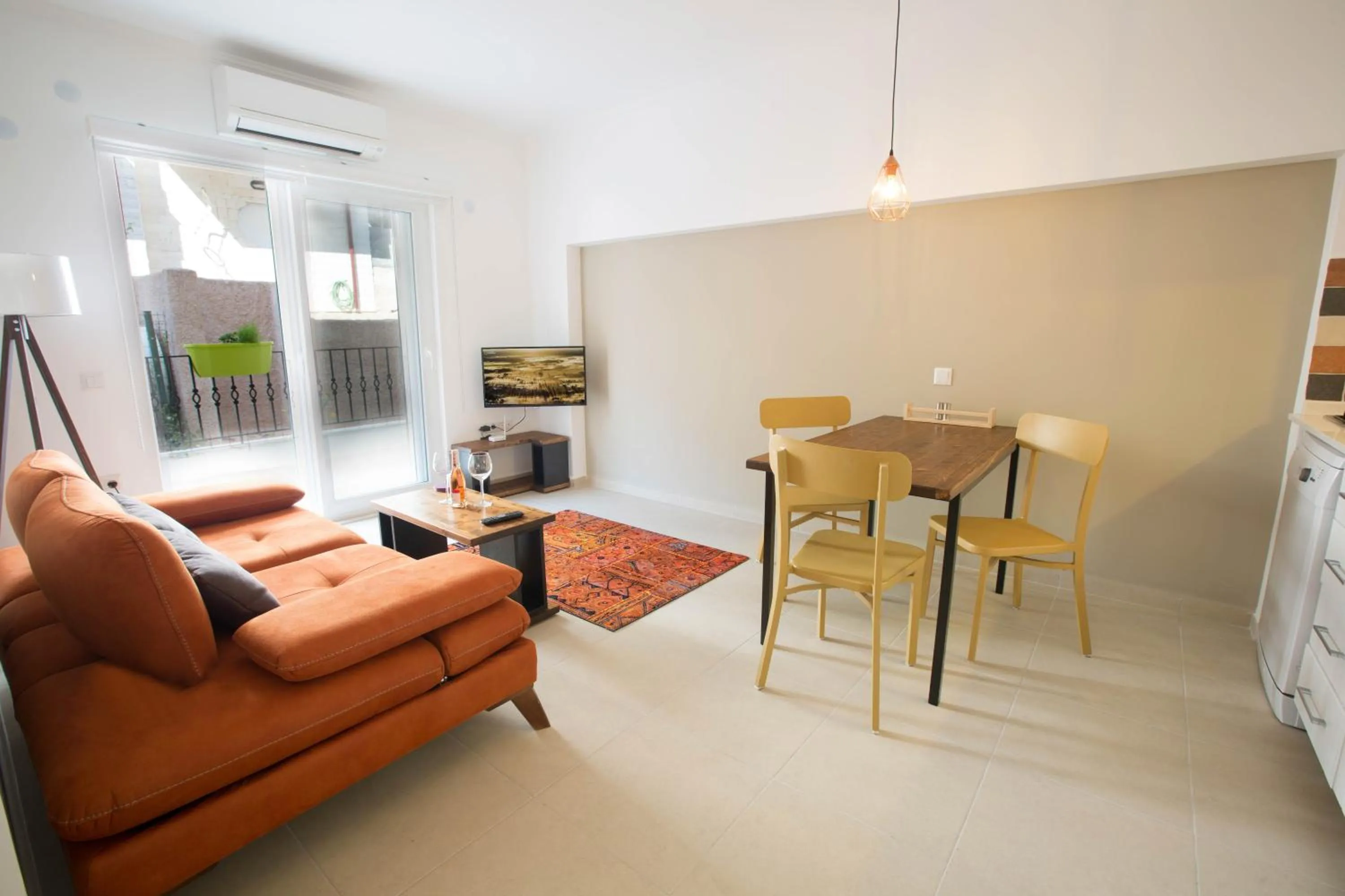 Day in Erdem City Apart