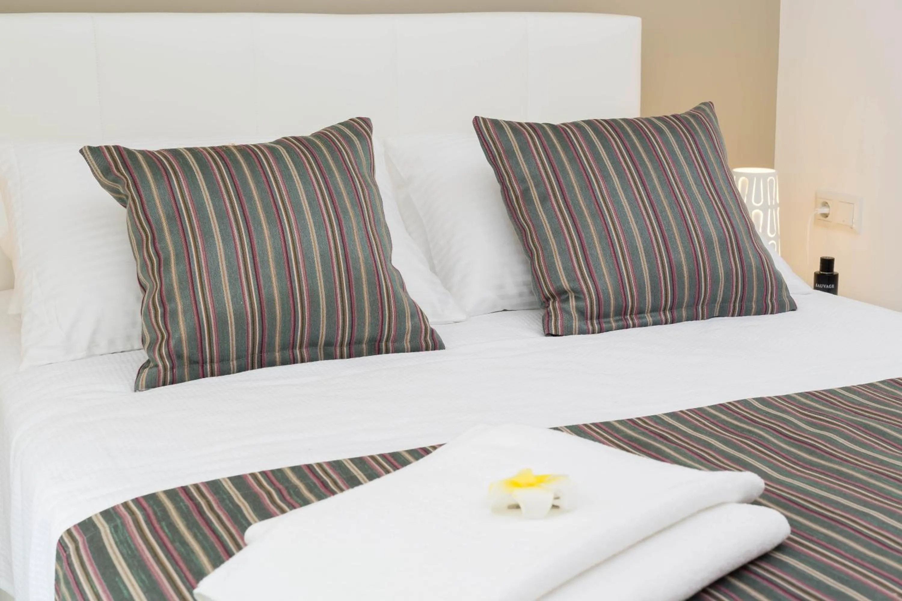 Decorative detail, Bed in Erdem City Apart