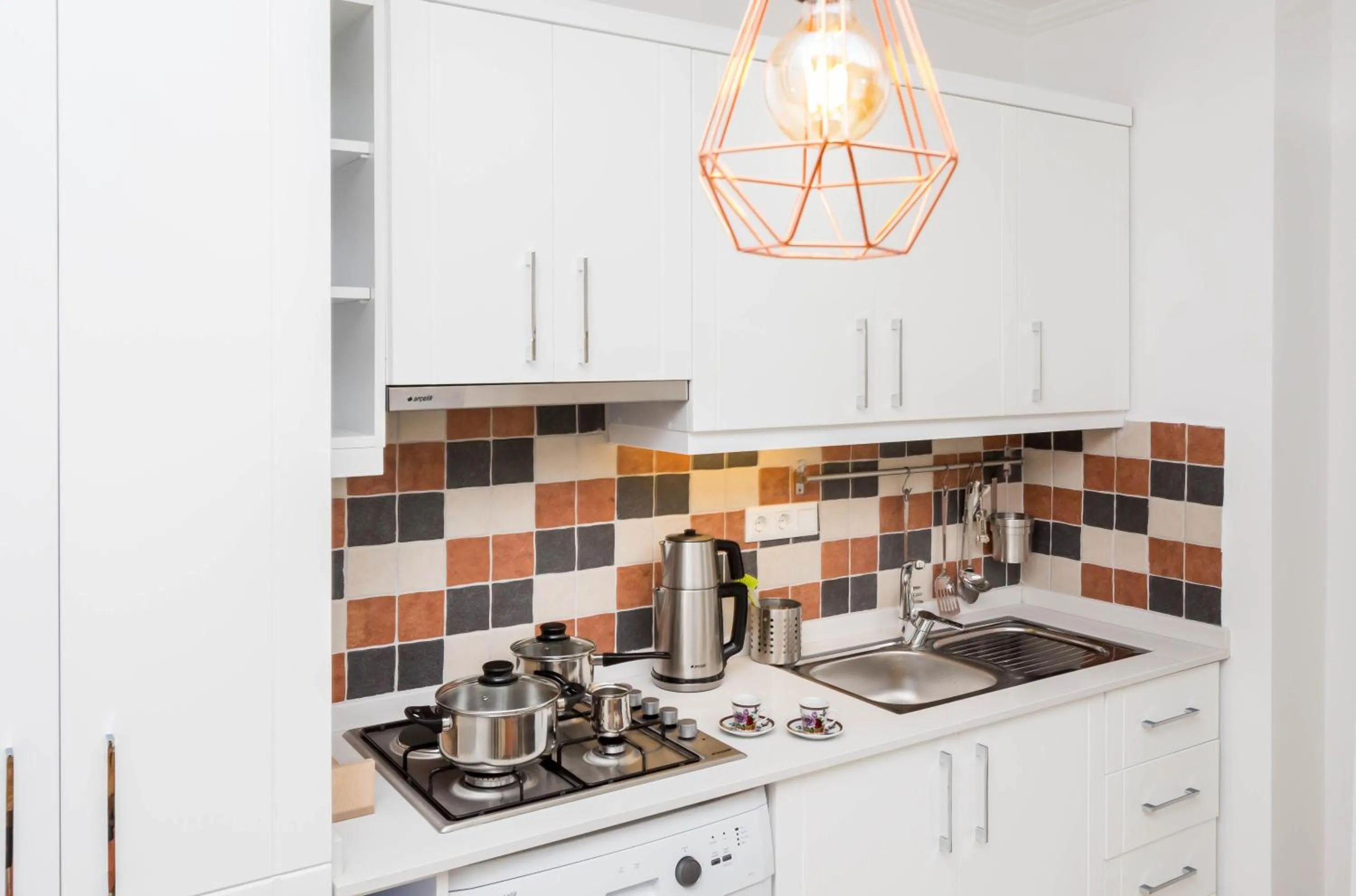 Kitchen or kitchenette in Erdem City Apart