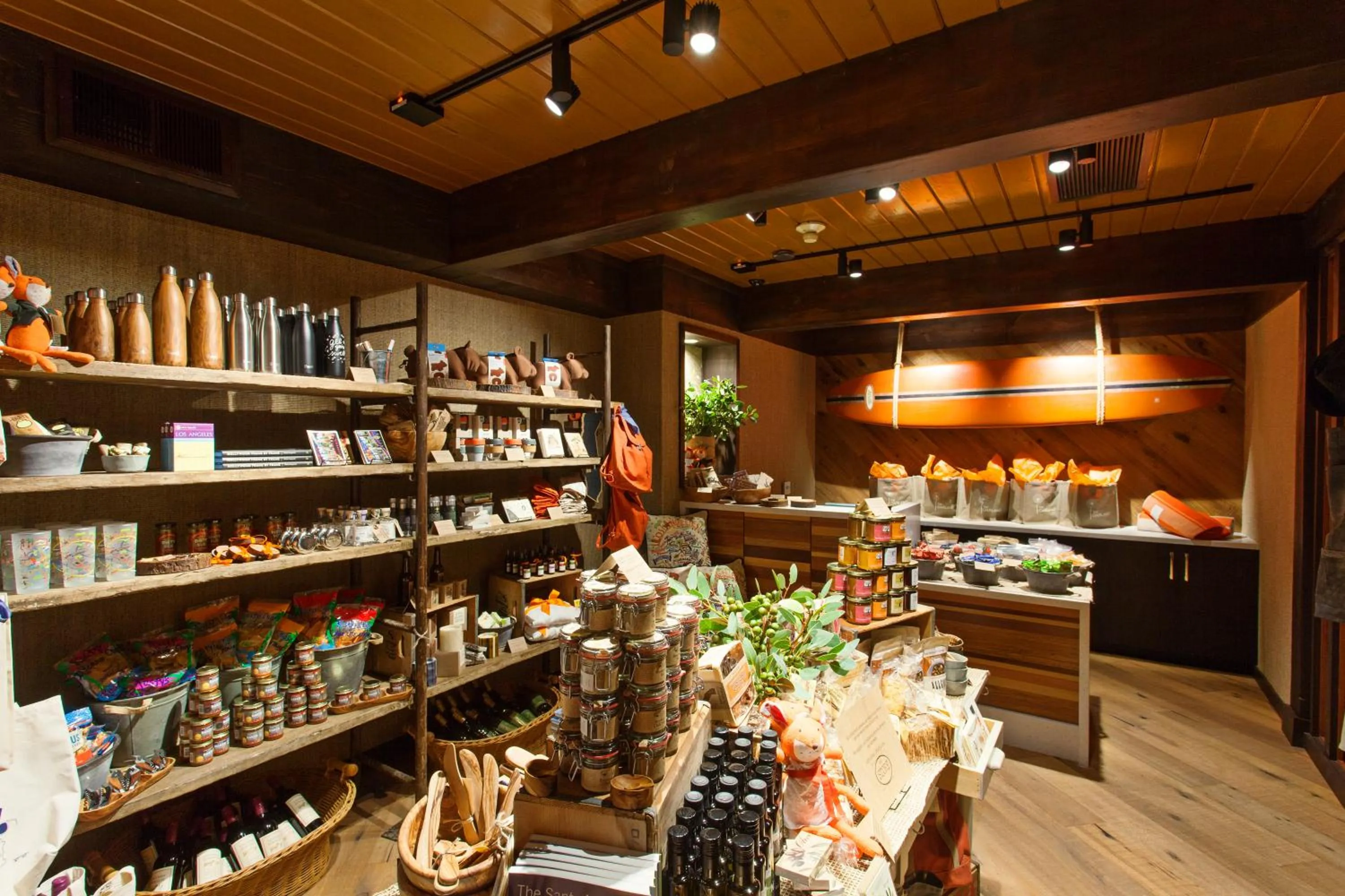 On-site shops in The Garland