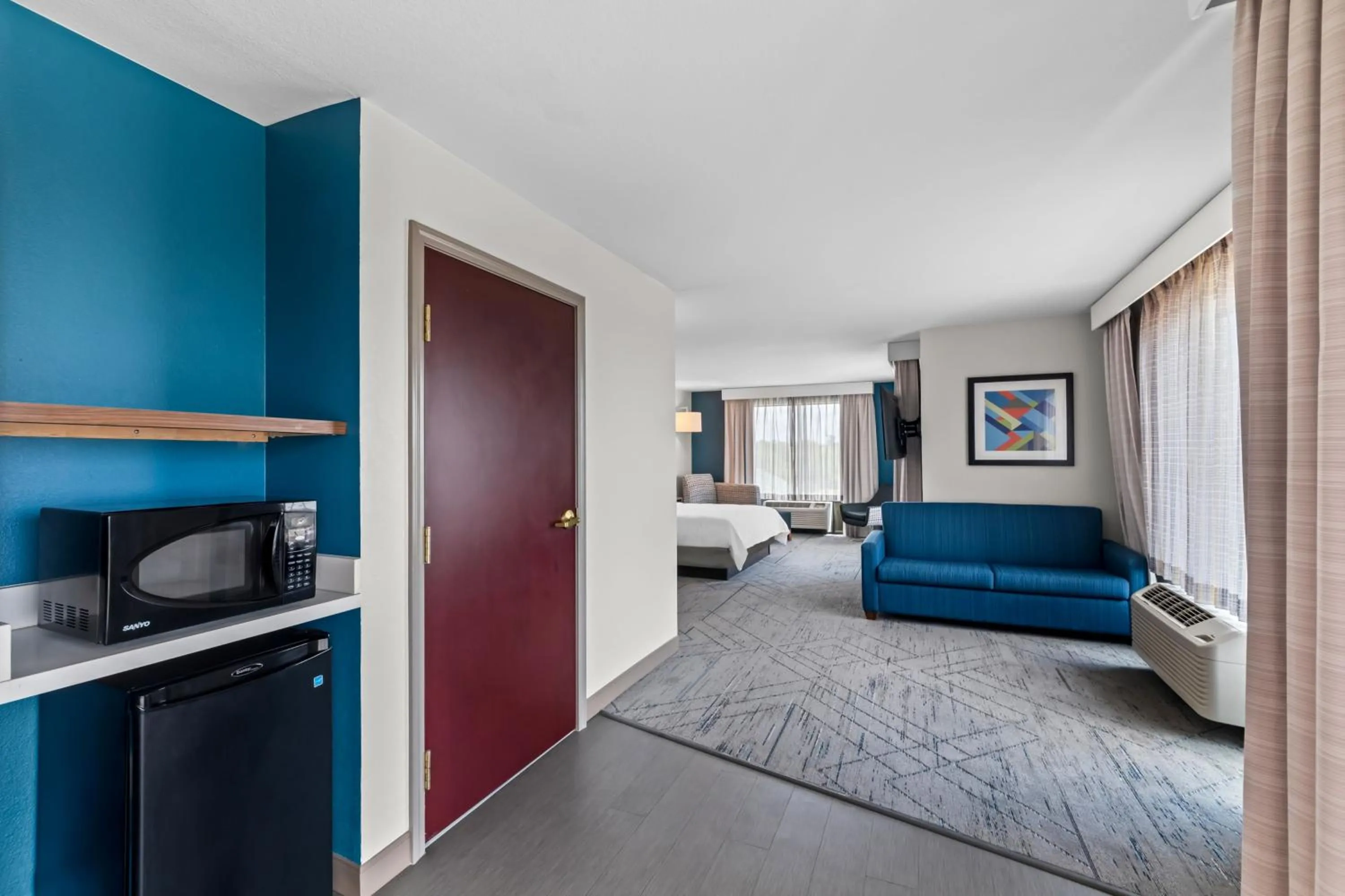 Photo of the whole room, Bed in Holiday Inn Express & Suites Austin SW - Sunset Valley by IHG Hotel