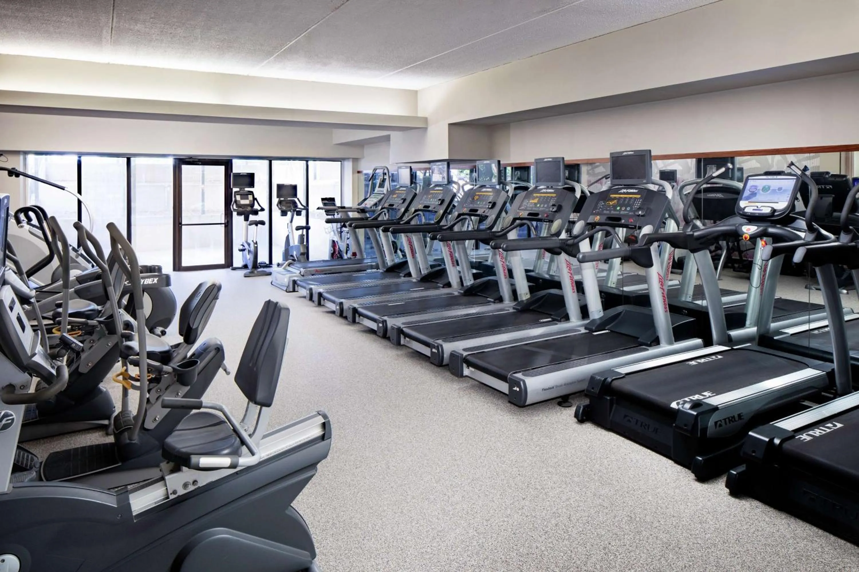 Fitness centre/facilities in DoubleTree by Hilton Nashua