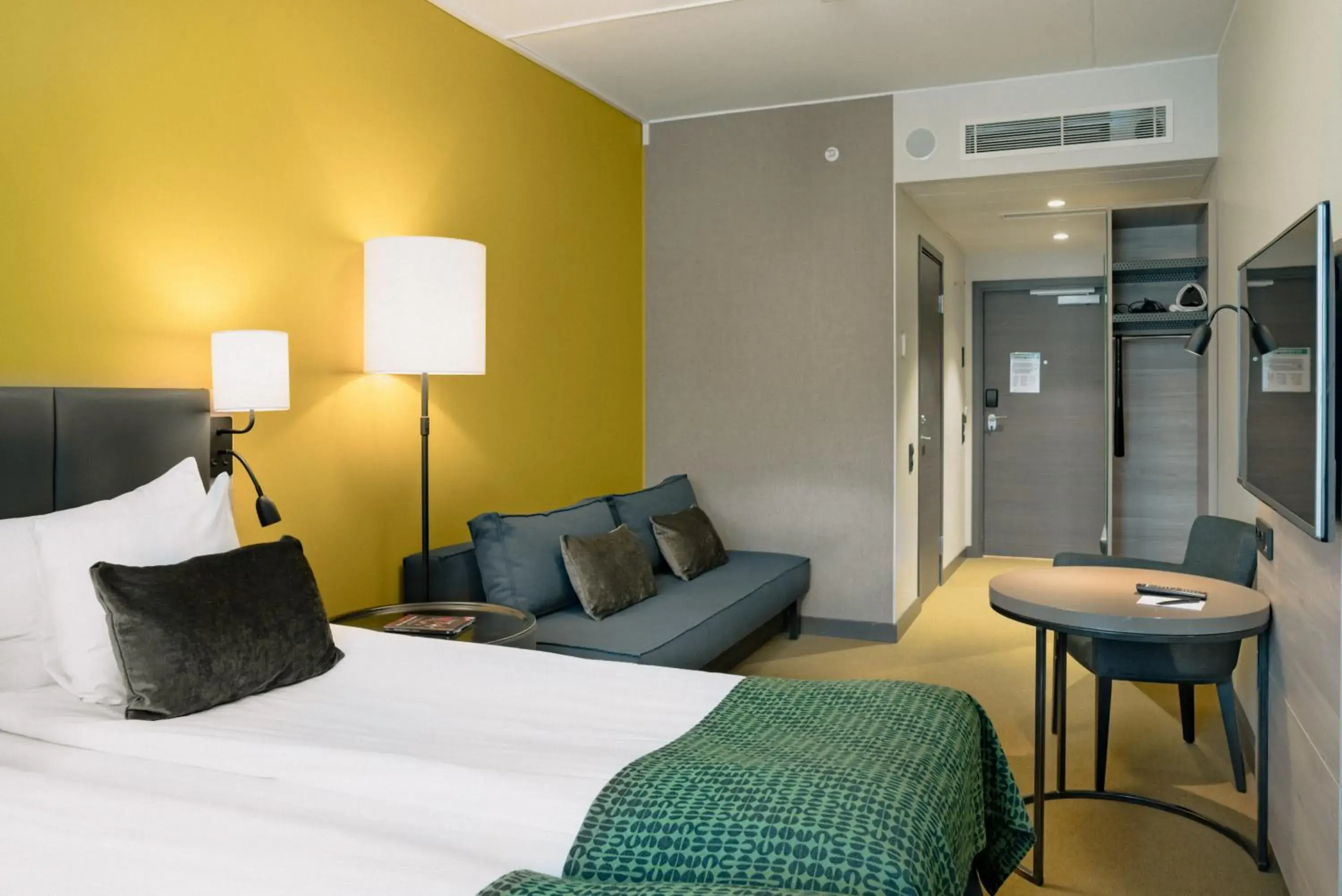 Photo of the whole room, Bed in Quality Hotel Winn Haninge Photo of the whole room, Bed in Quality Hotel Winn Haninge