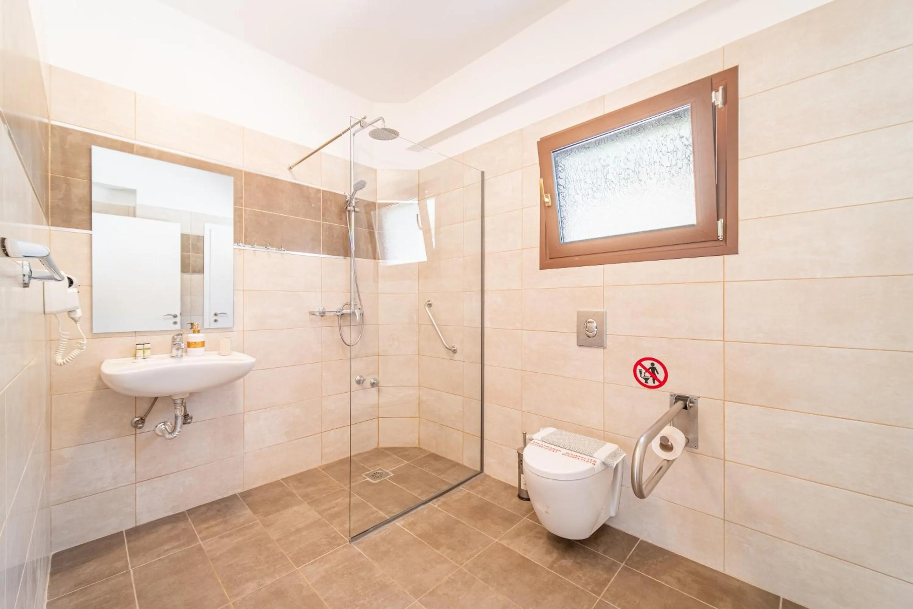 Shower in Lido Paradise Apartments Corfu