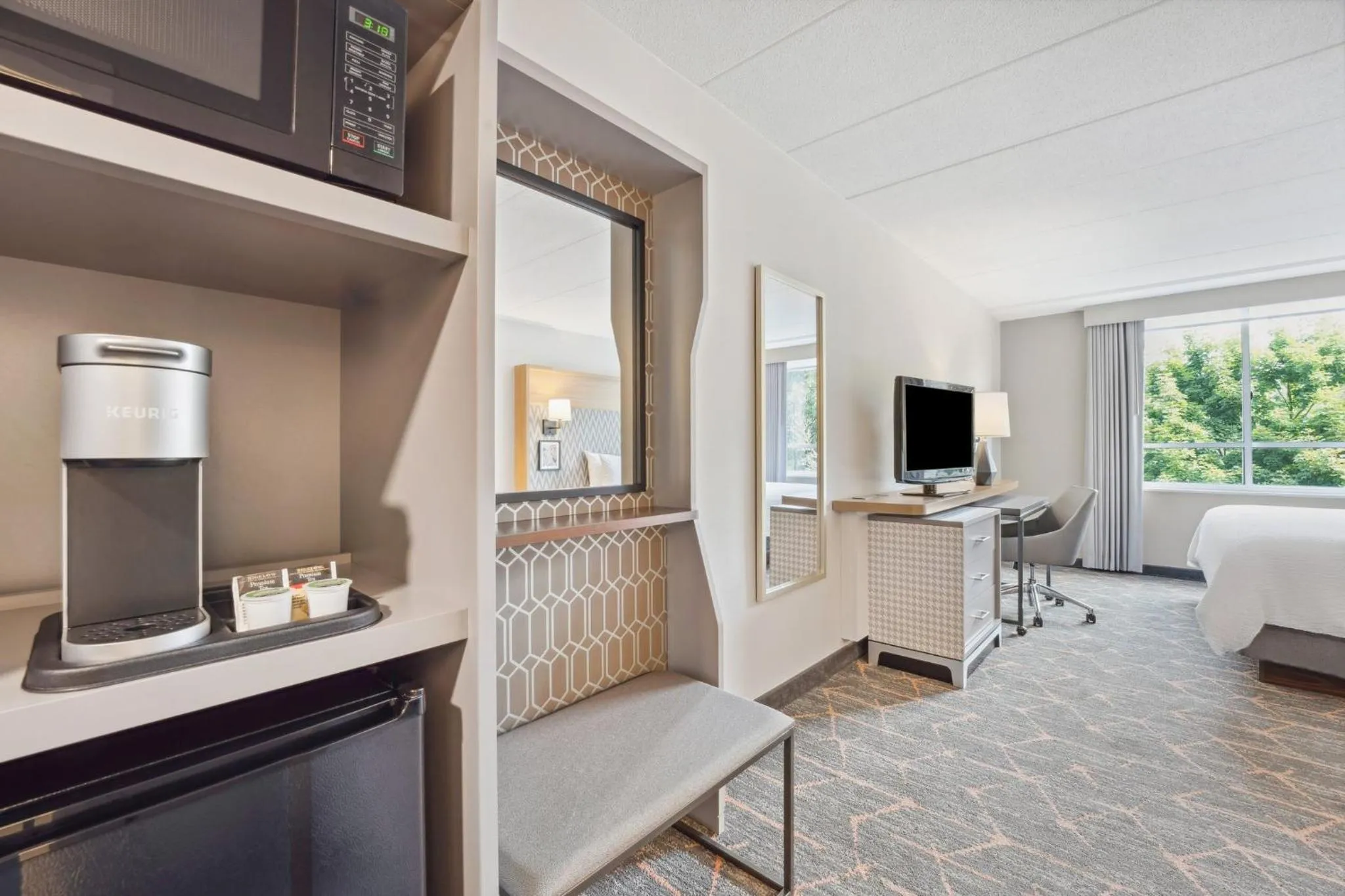 Photo of the whole room, Bed in Holiday Inn Portsmouth by IHG