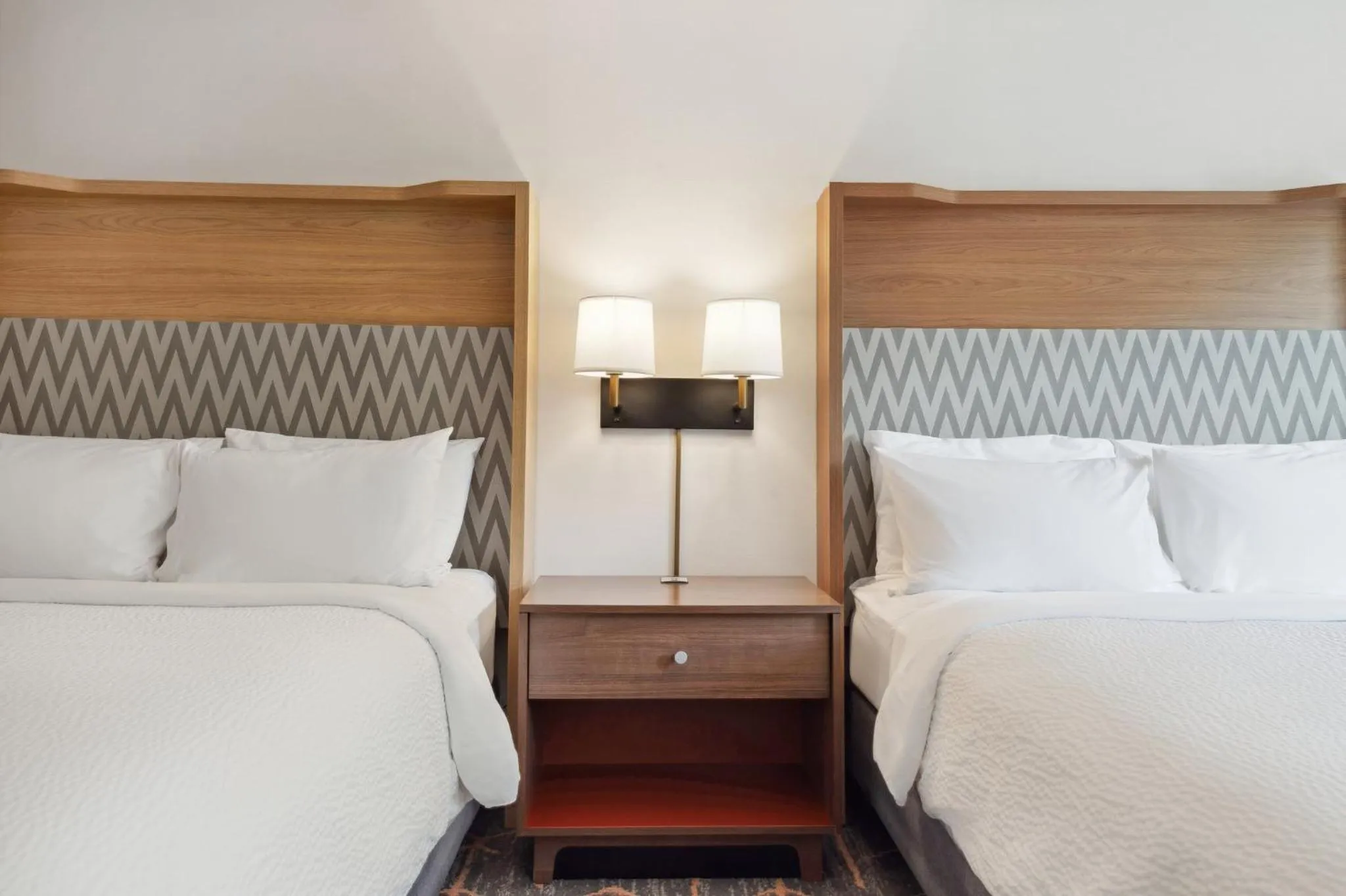 Photo of the whole room, Bed in Holiday Inn Portsmouth by IHG